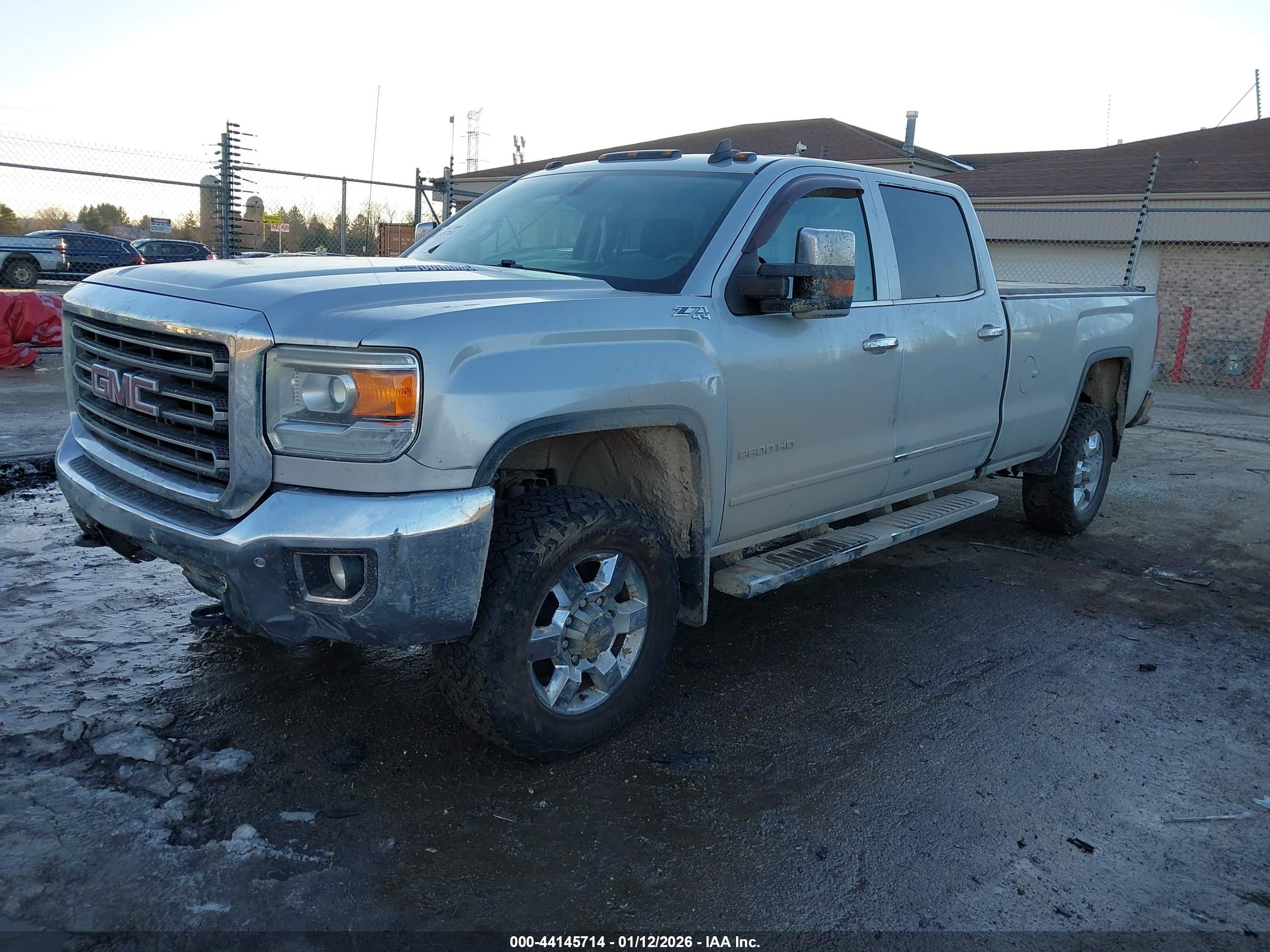 GMC SIERRA image 2