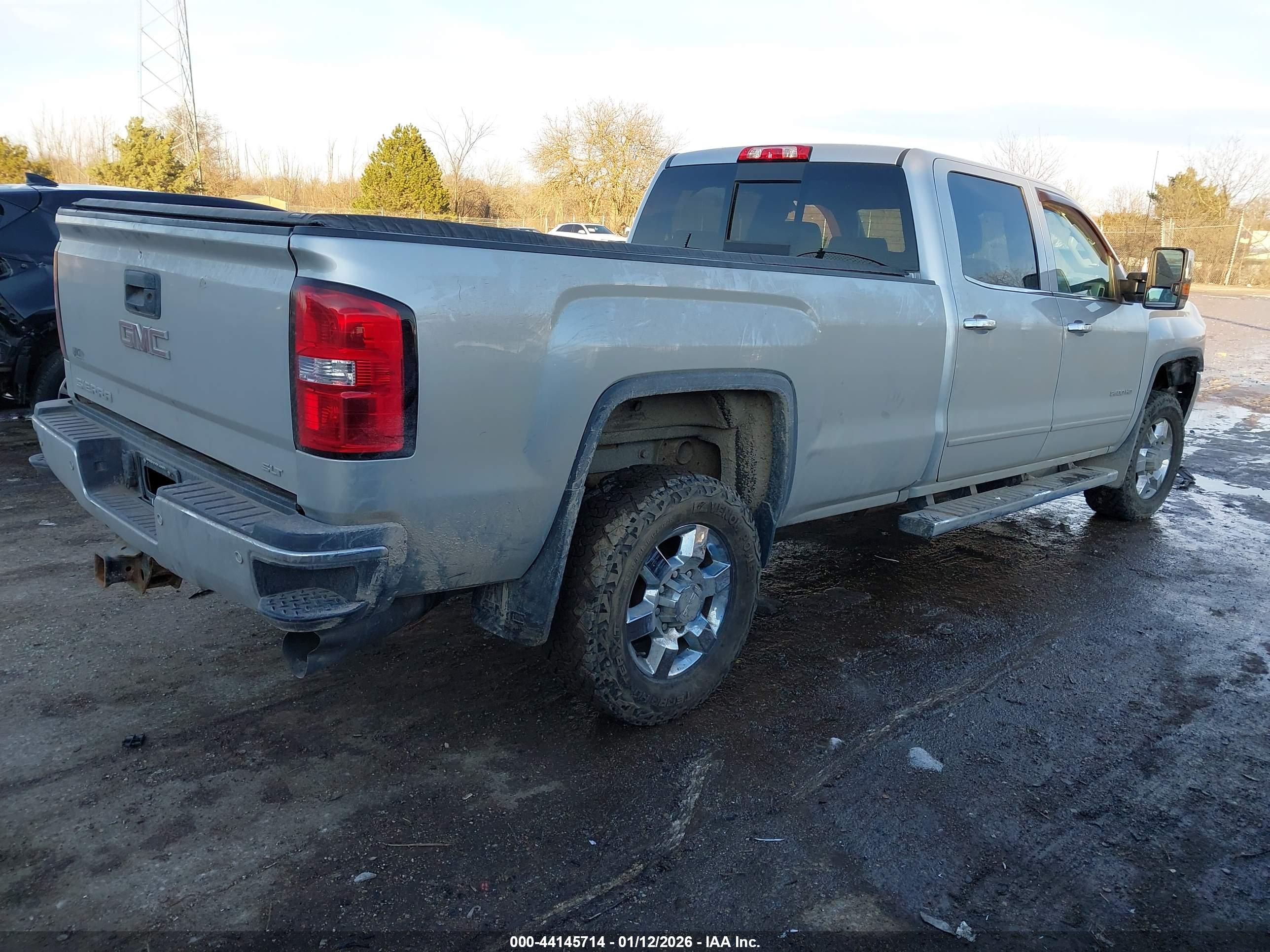 GMC SIERRA image 4