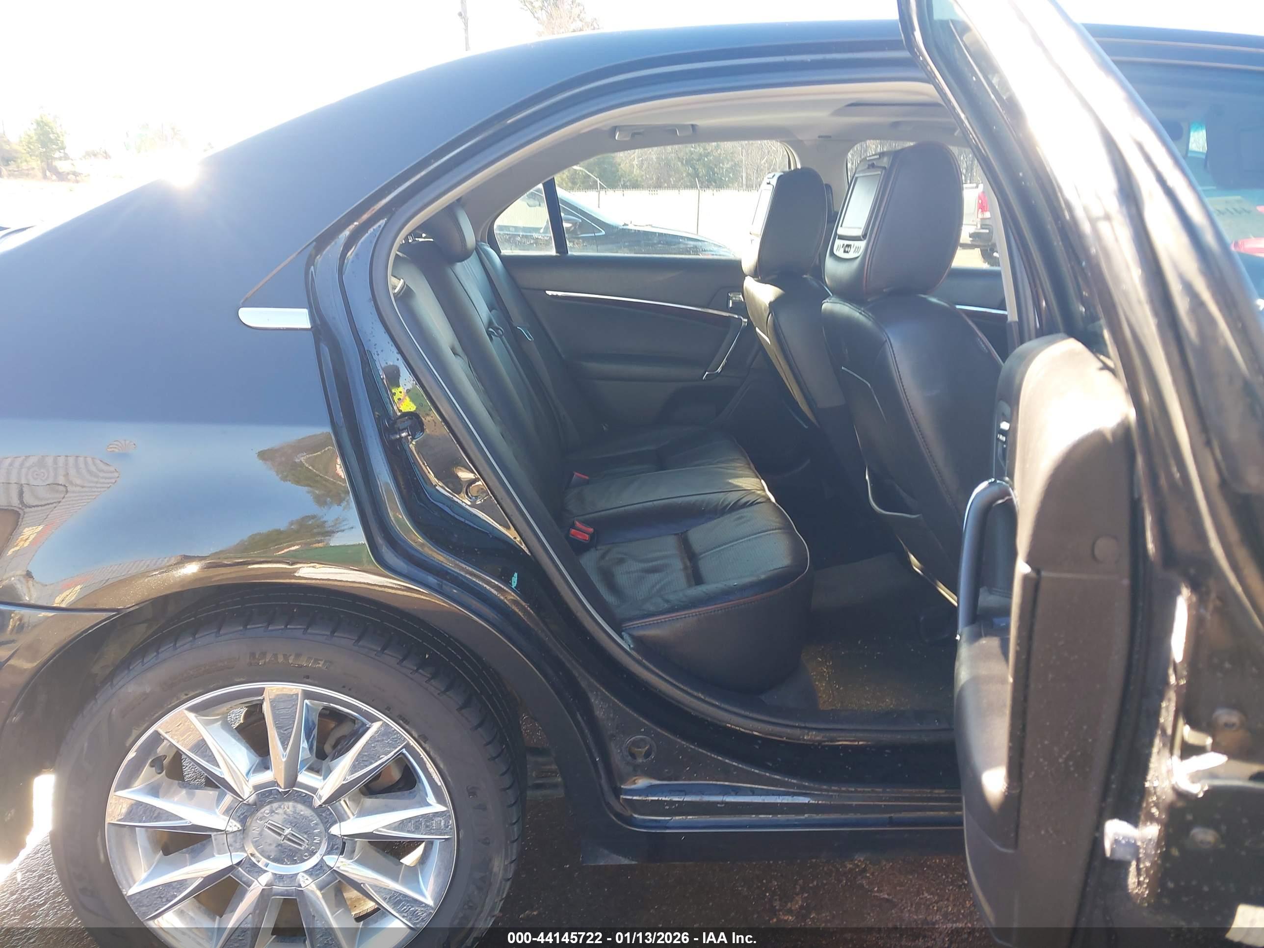LINCOLN MKZ image 8