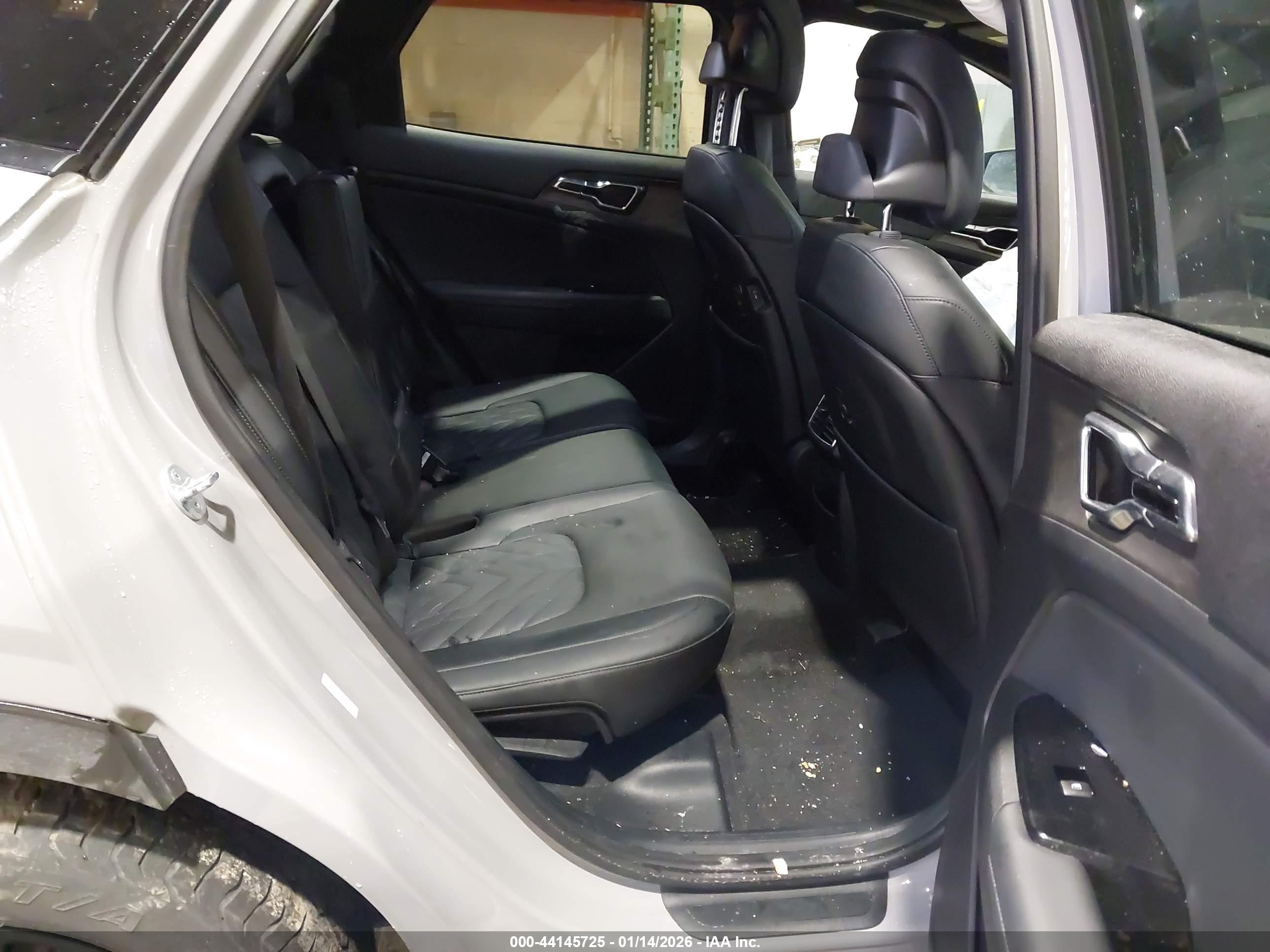 KIA SPORTAGE image 8