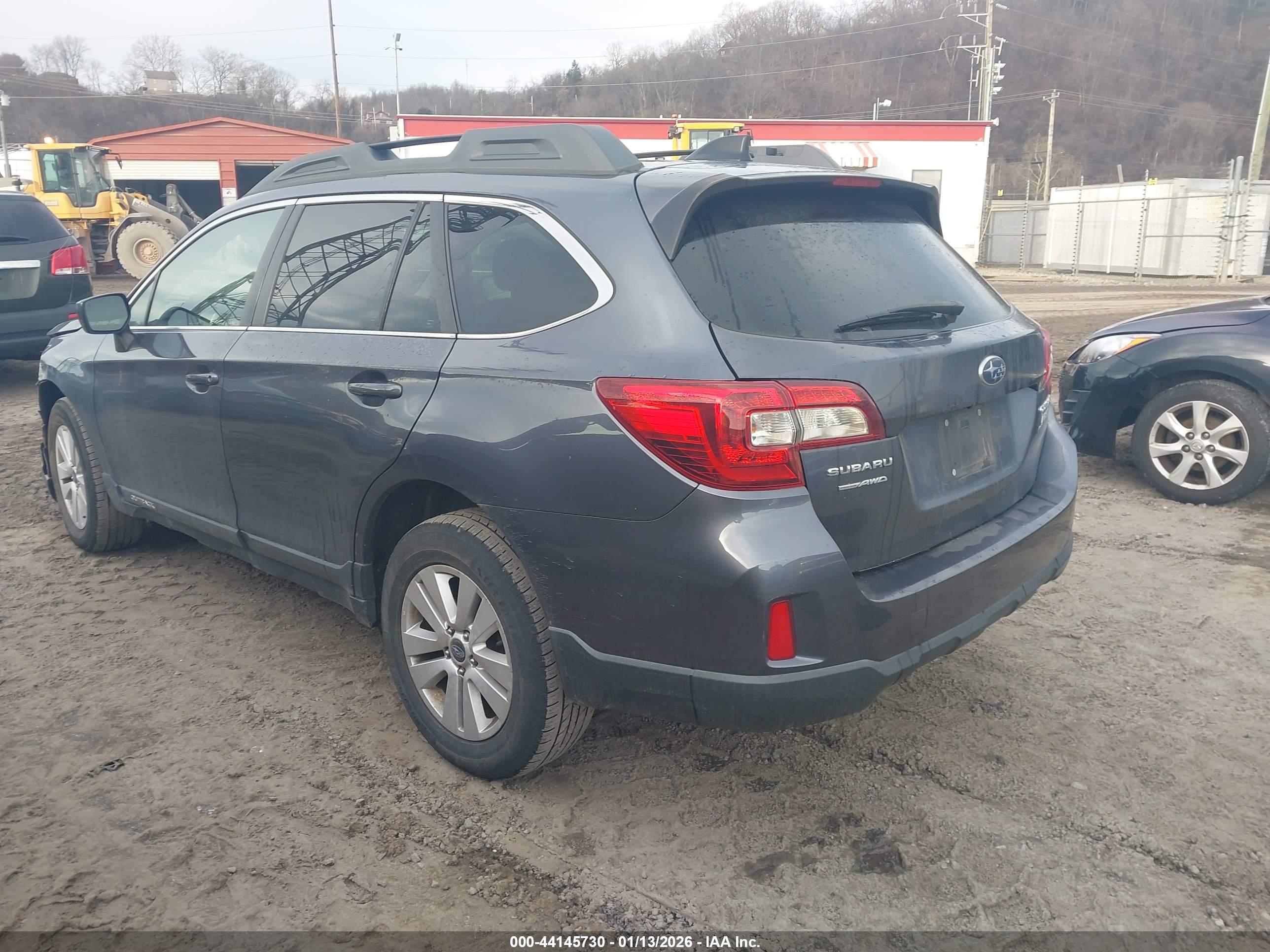 SUBARU OUTBACK image 3
