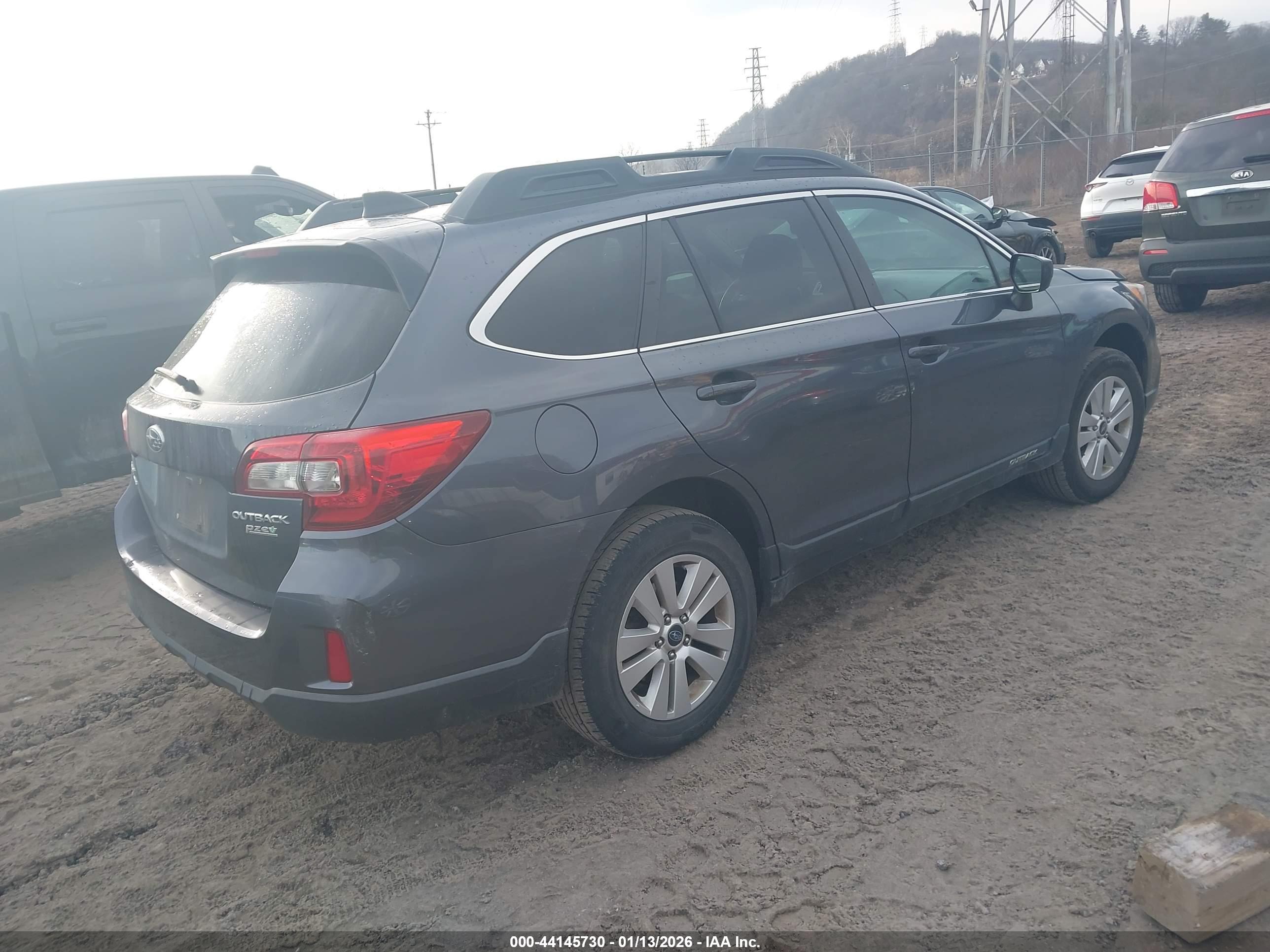 SUBARU OUTBACK image 4