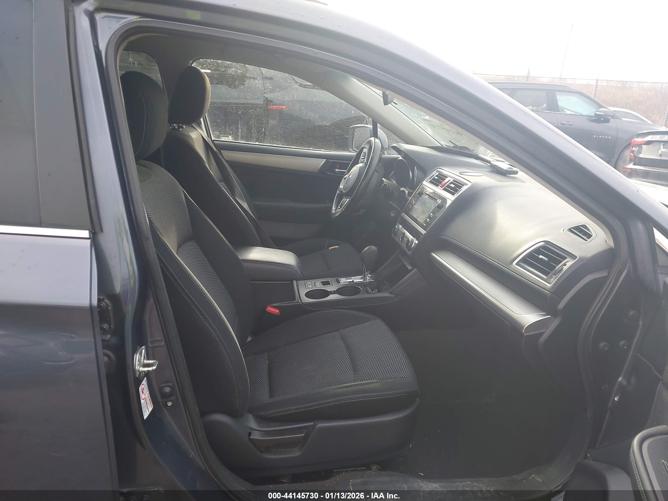 SUBARU OUTBACK image 5