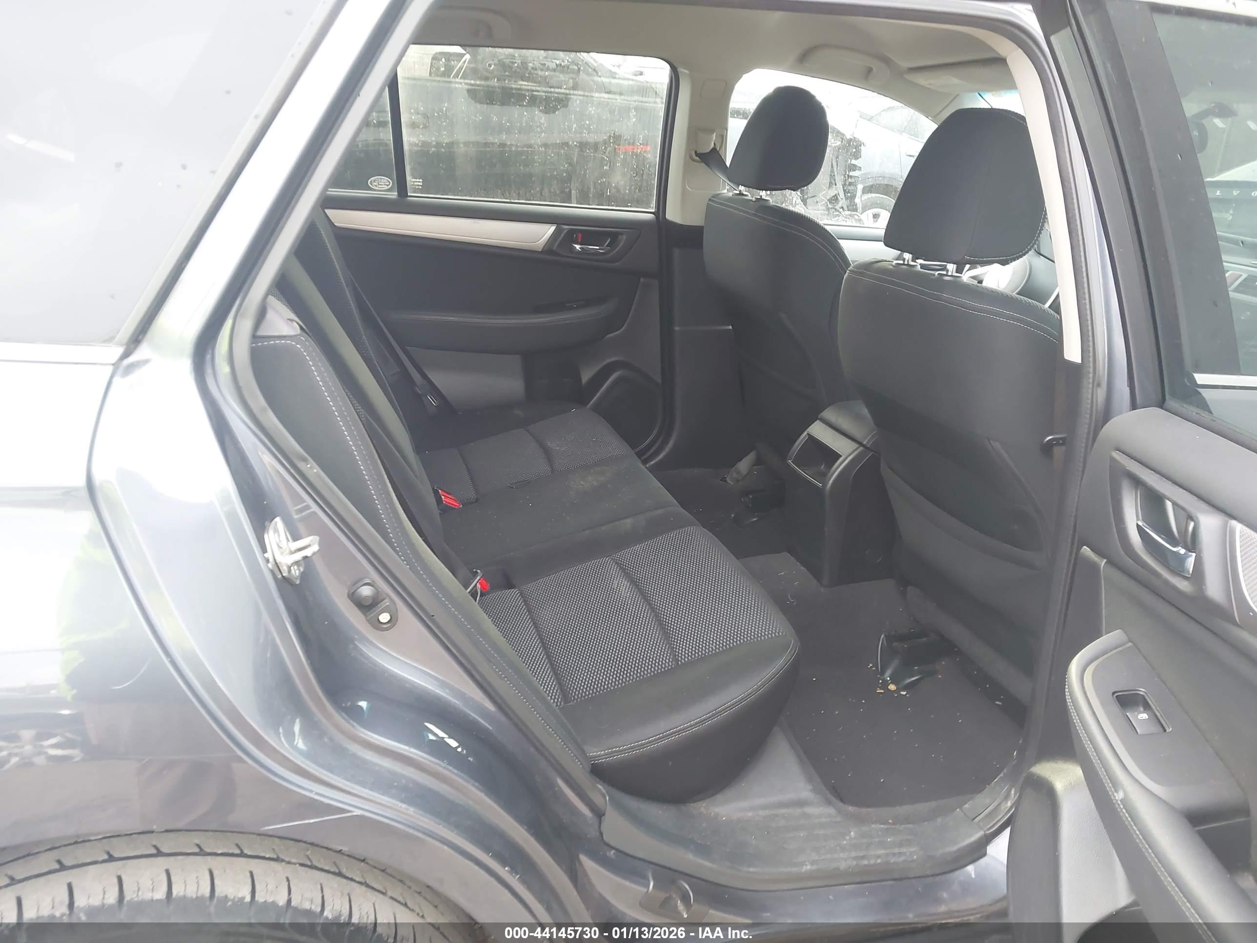 SUBARU OUTBACK image 8