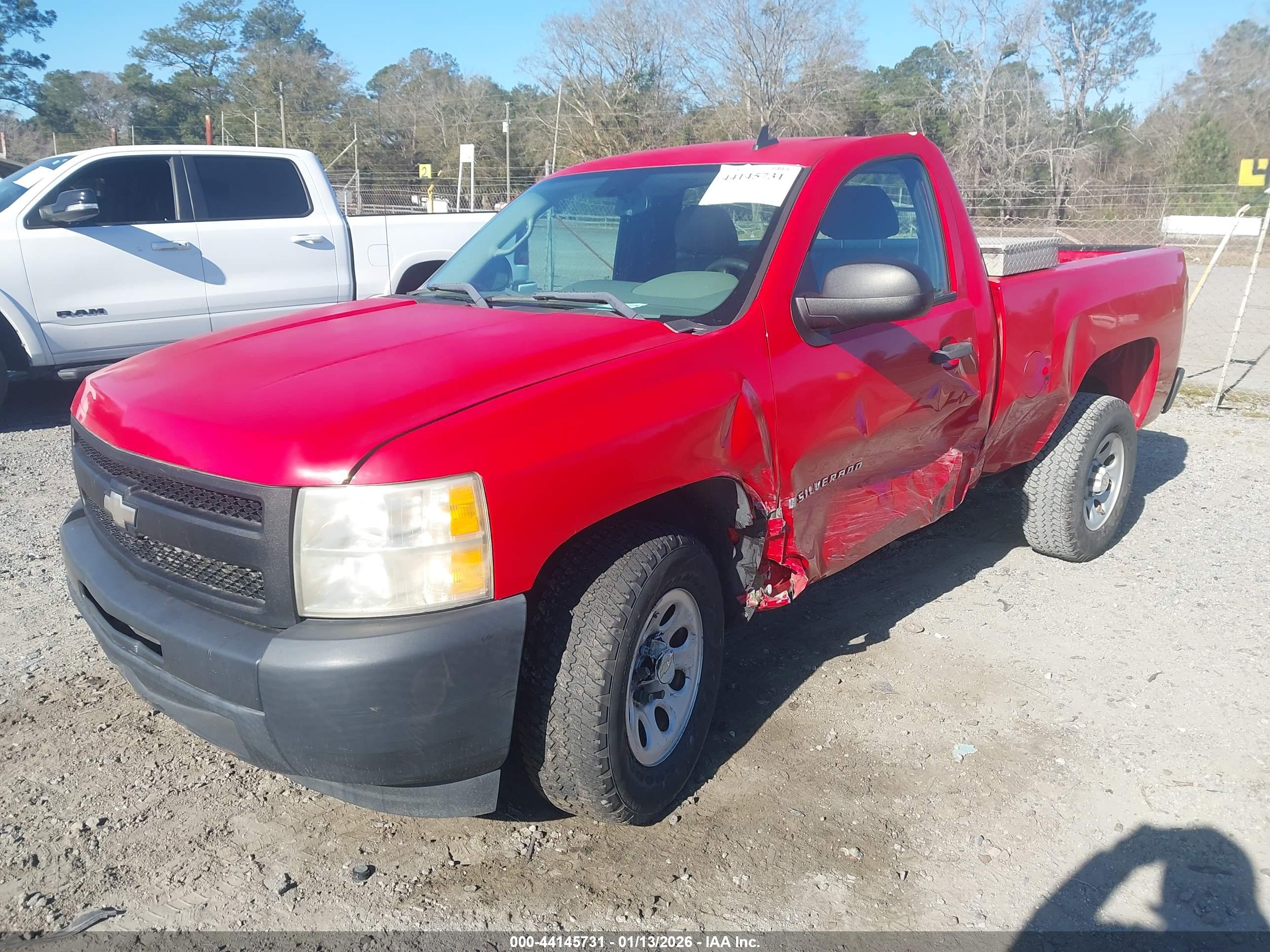 CHEVROLET SILVERADO image 2