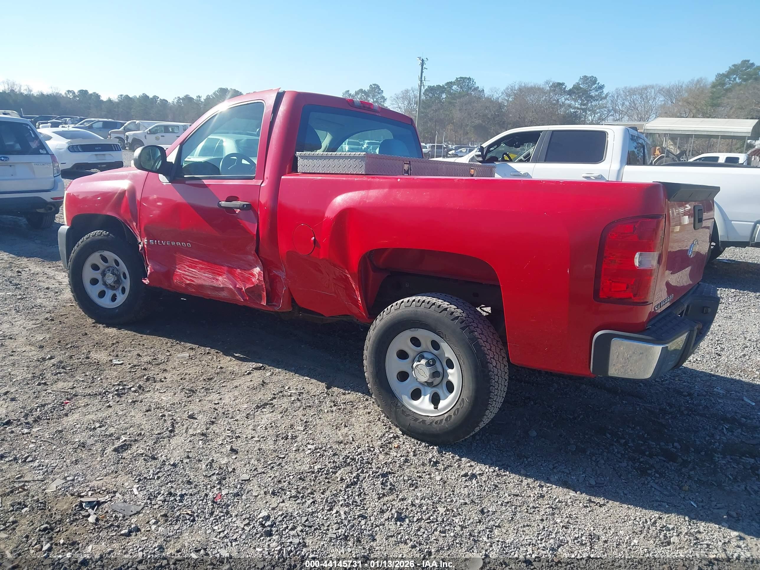 CHEVROLET SILVERADO image 3