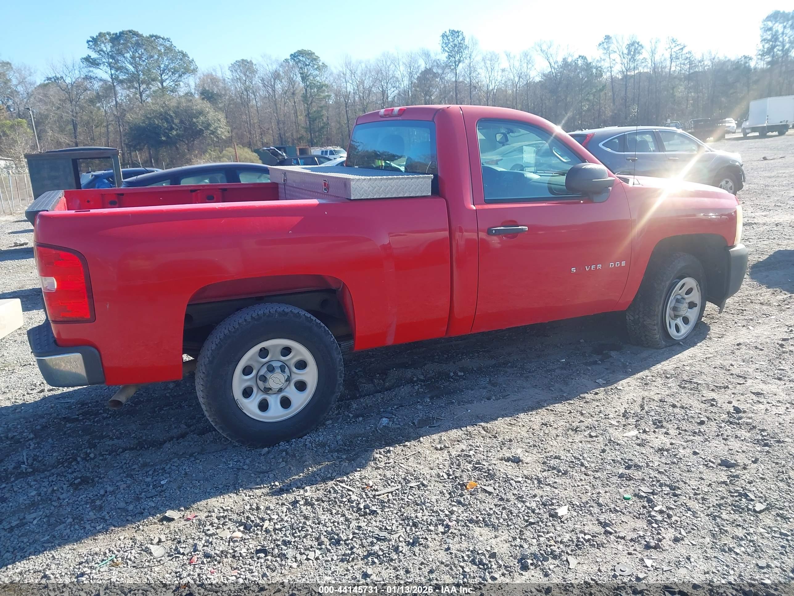 CHEVROLET SILVERADO image 4