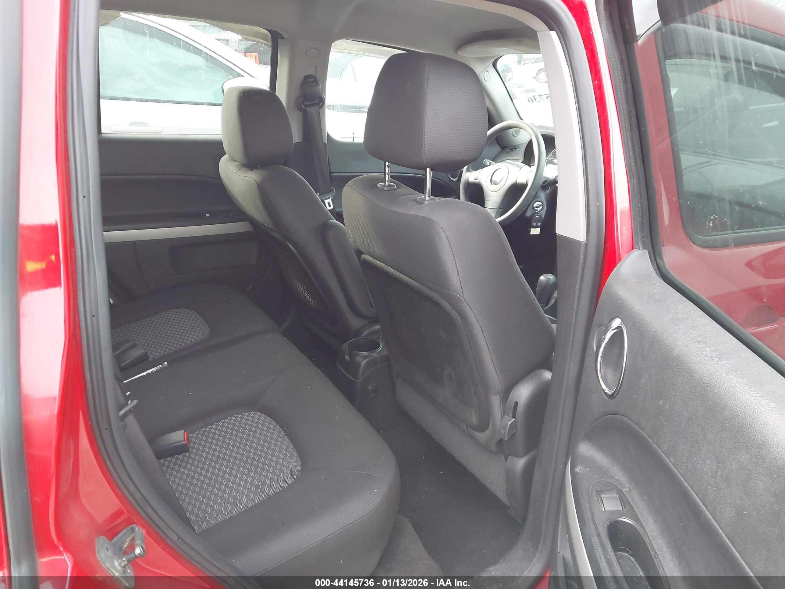 CHEVROLET HHR image 8