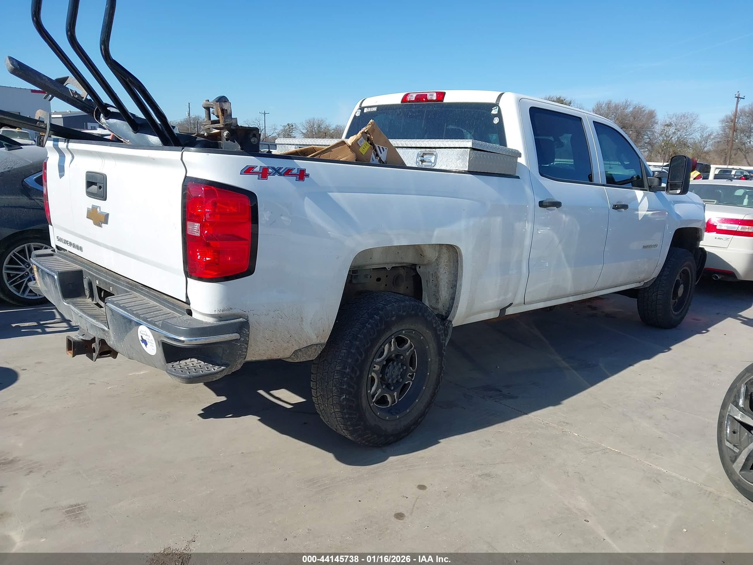 CHEVROLET SILVERADO image 4