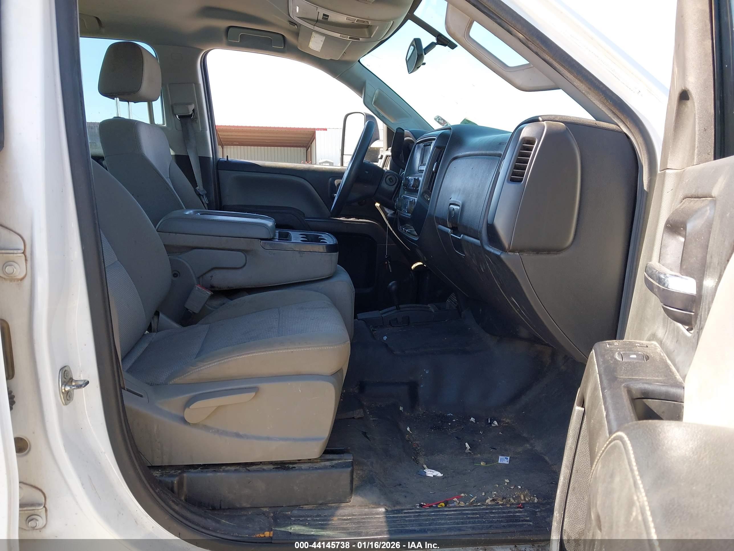 CHEVROLET SILVERADO image 5