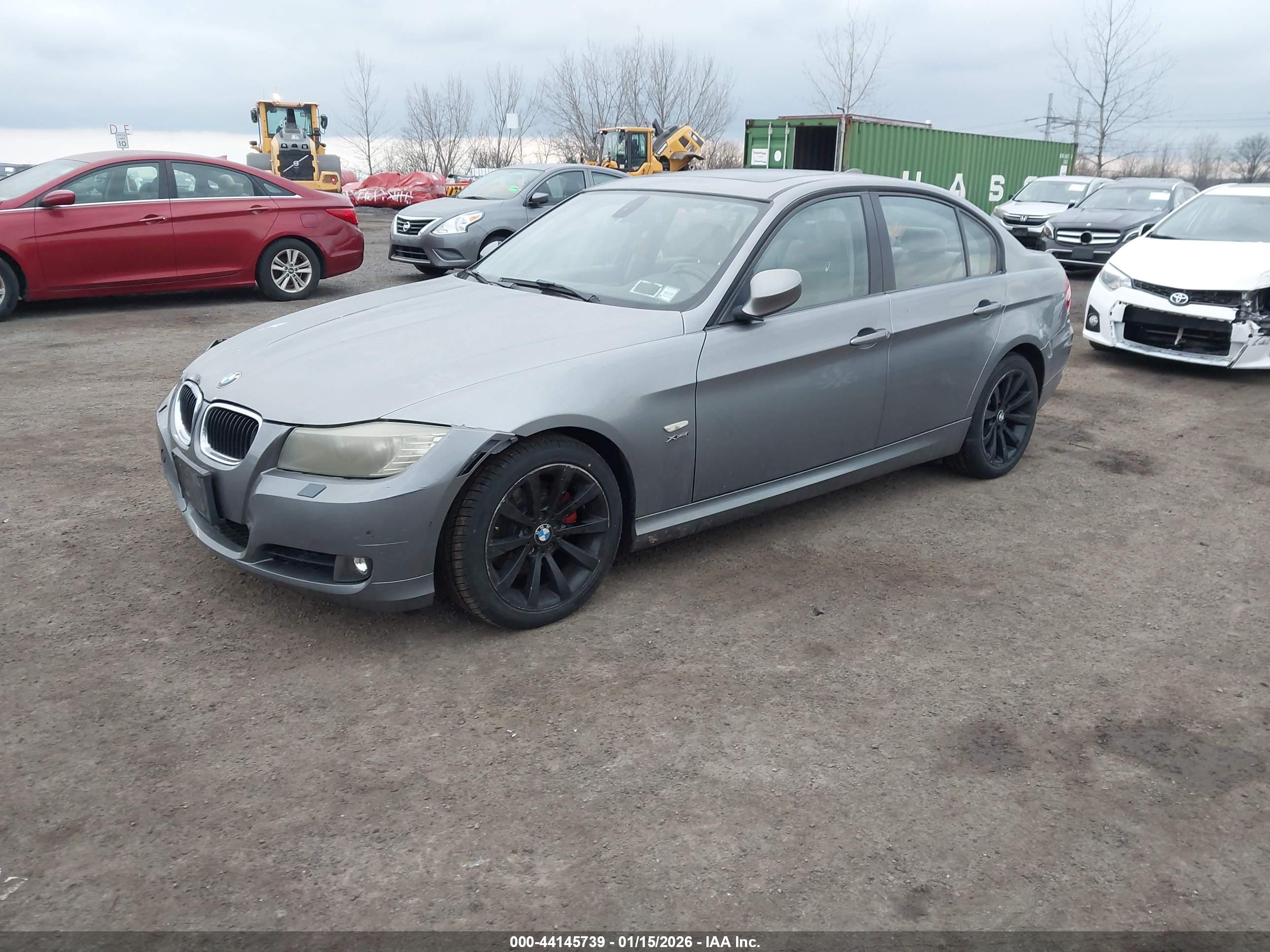 BMW 328I image 2