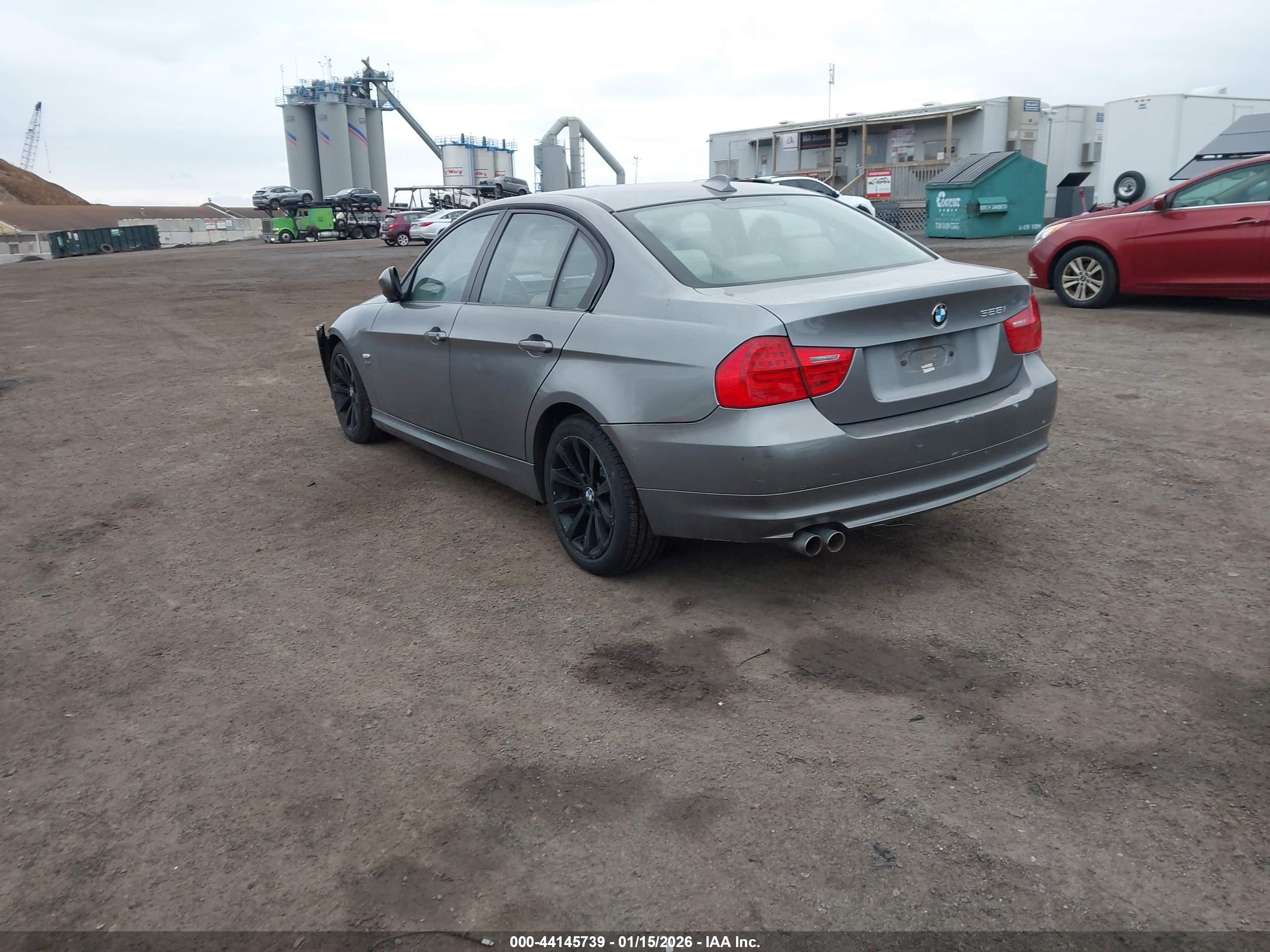 BMW 328I image 3