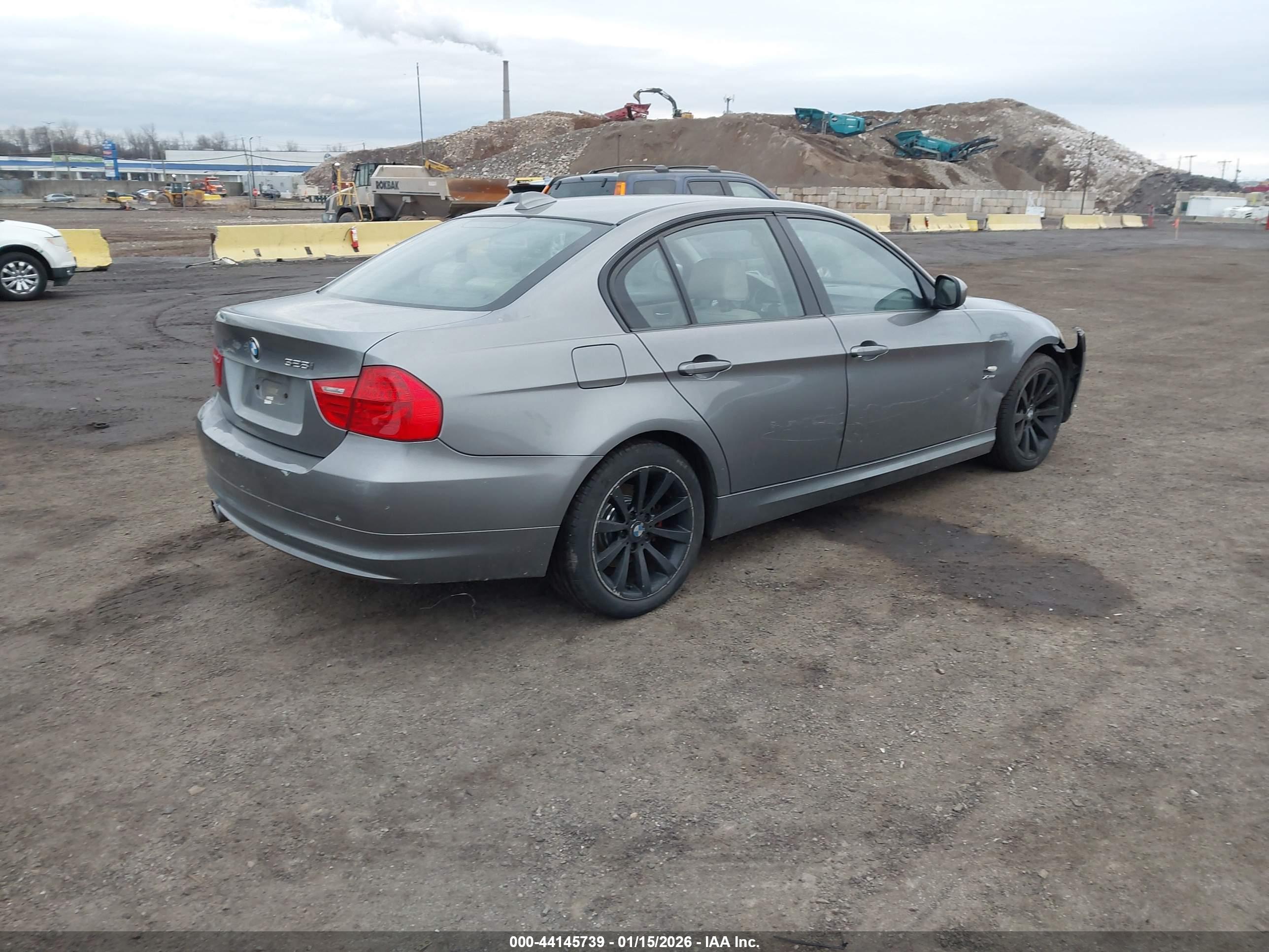 BMW 328I image 4