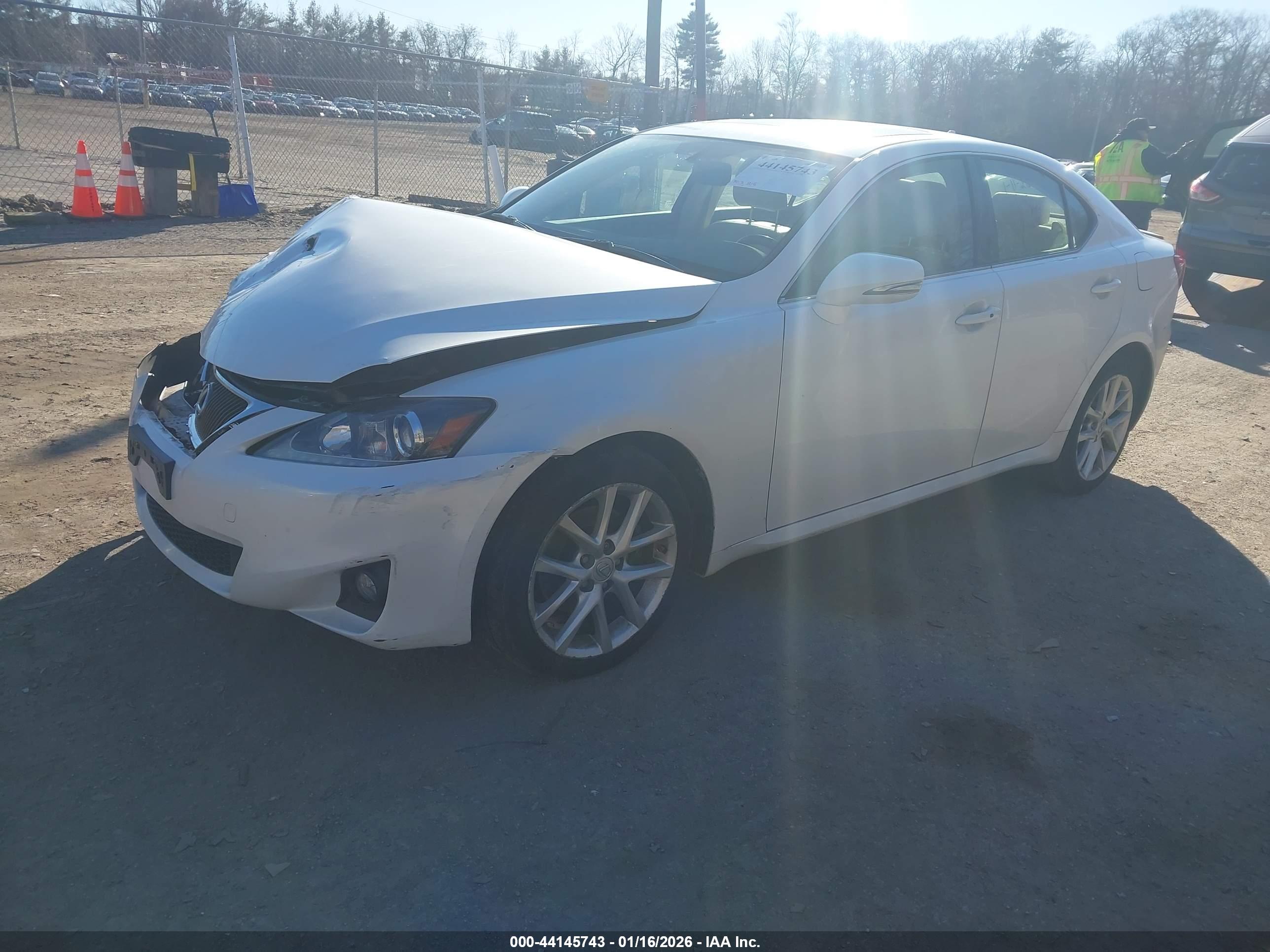 LEXUS IS image 2