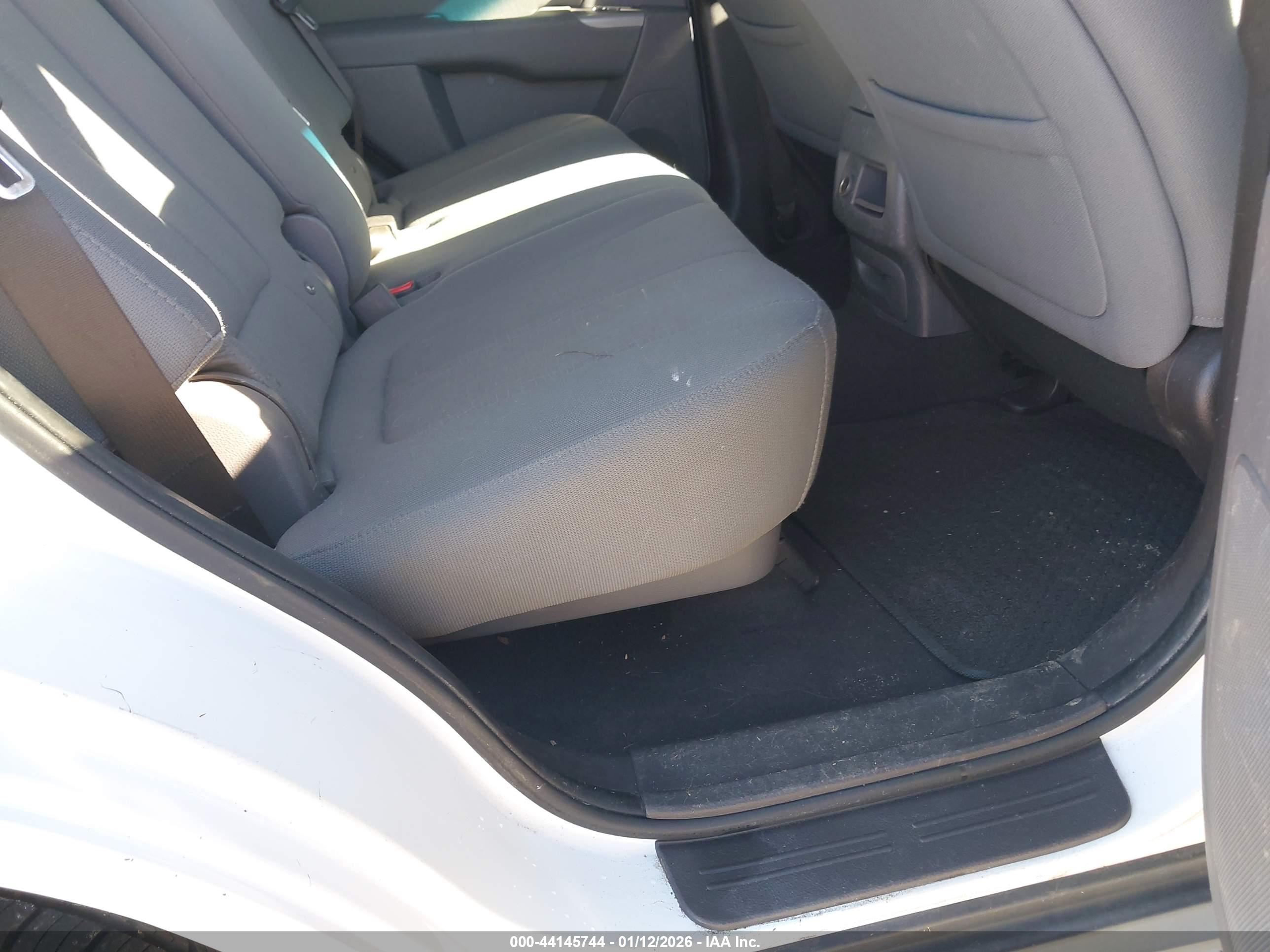 HYUNDAI SANTA image 8