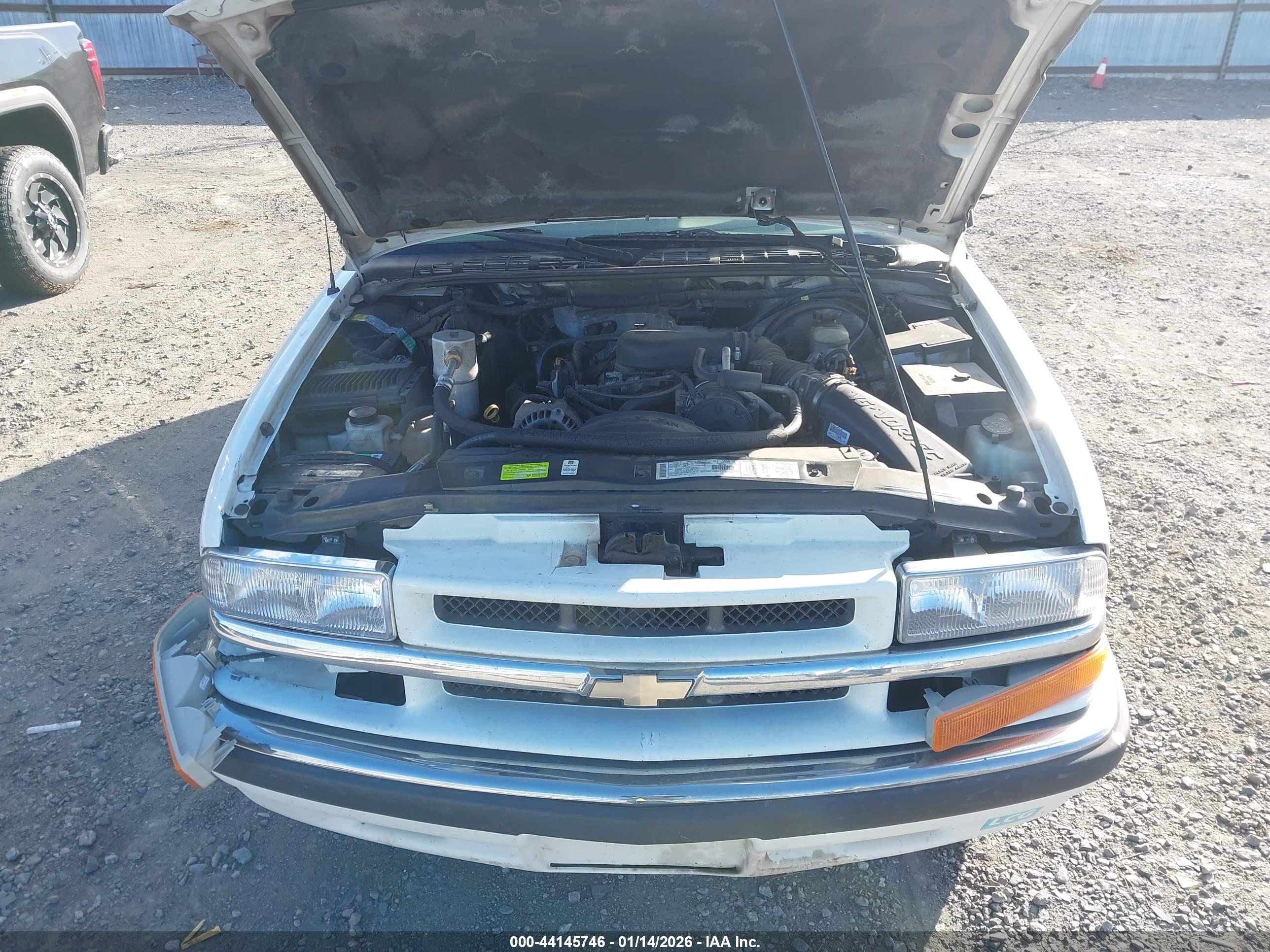 CHEVROLET BLAZER image 10