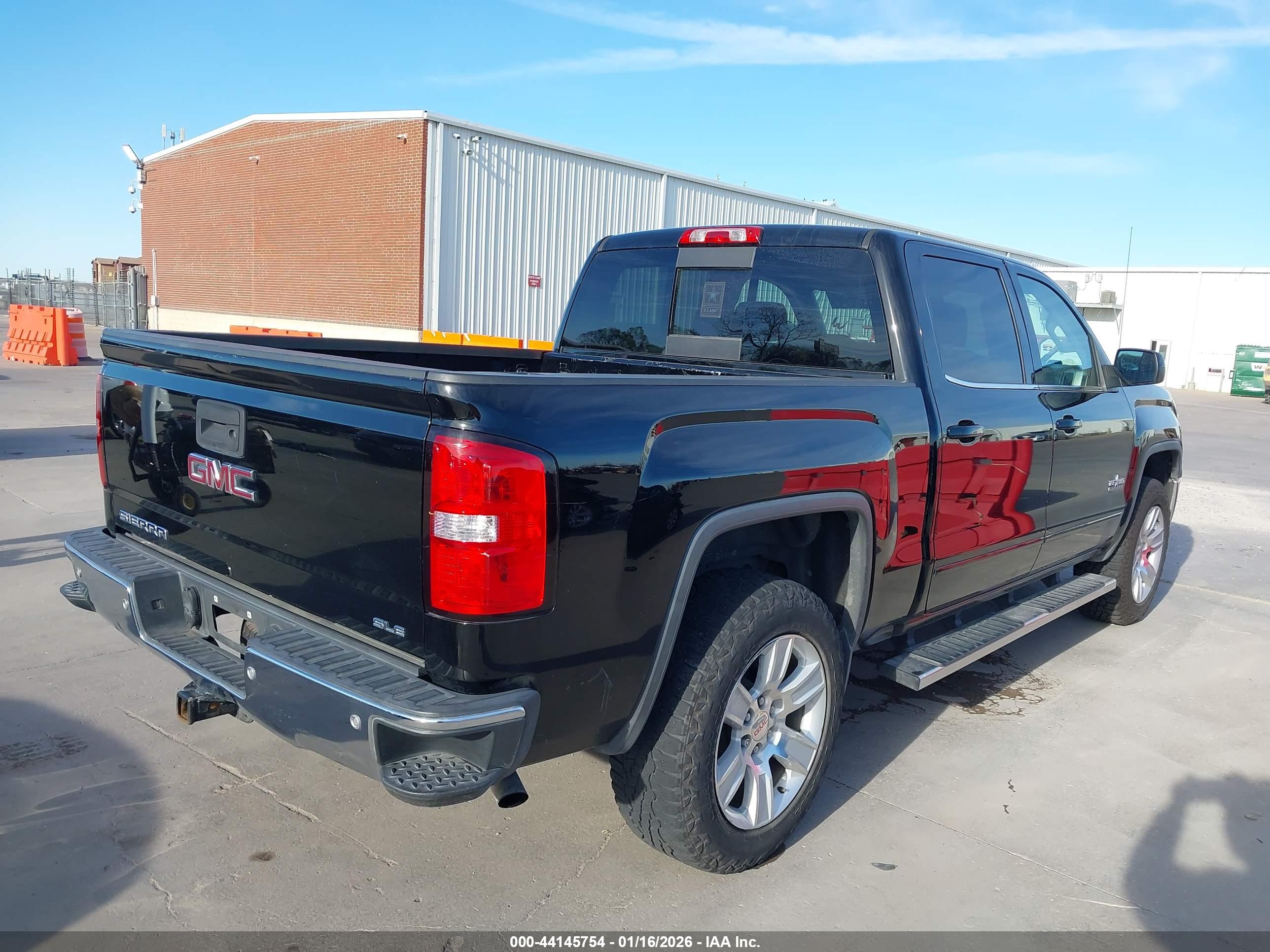 GMC SIERRA image 4