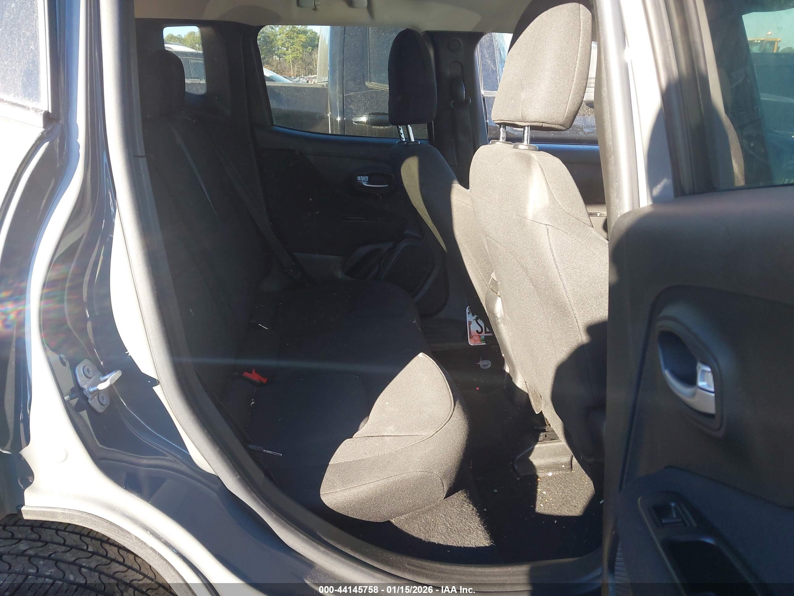 JEEP RENEGADE image 8