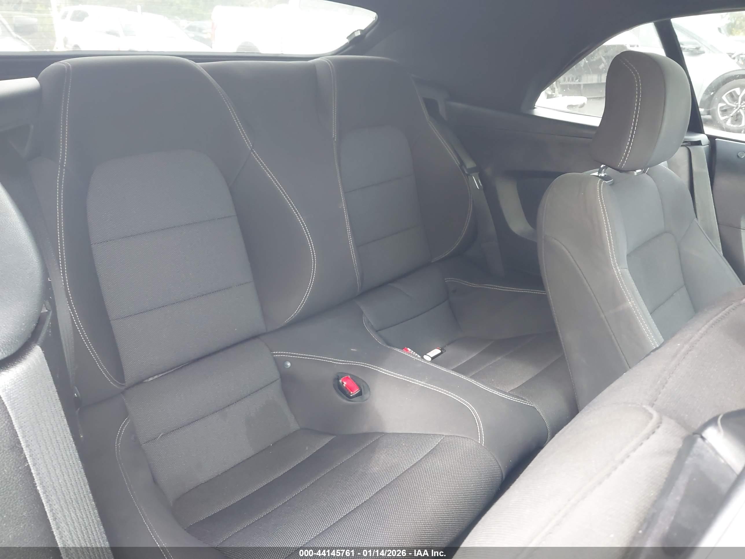 FORD MUSTANG image 8