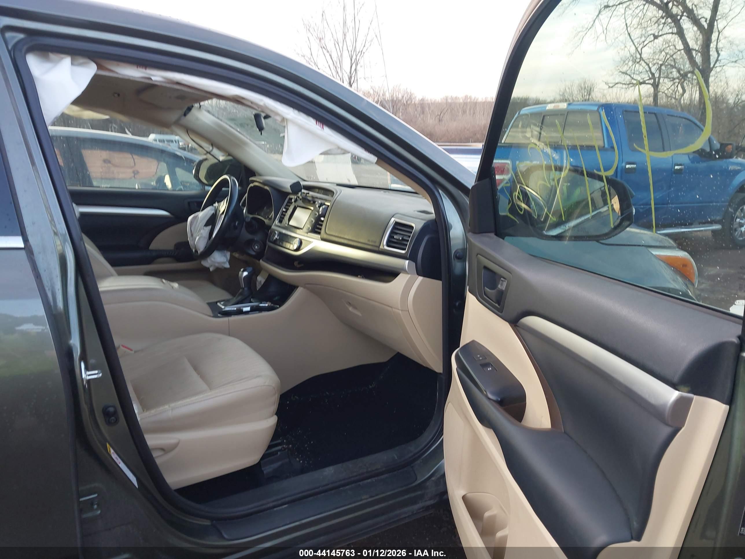 TOYOTA HIGHLANDER image 5