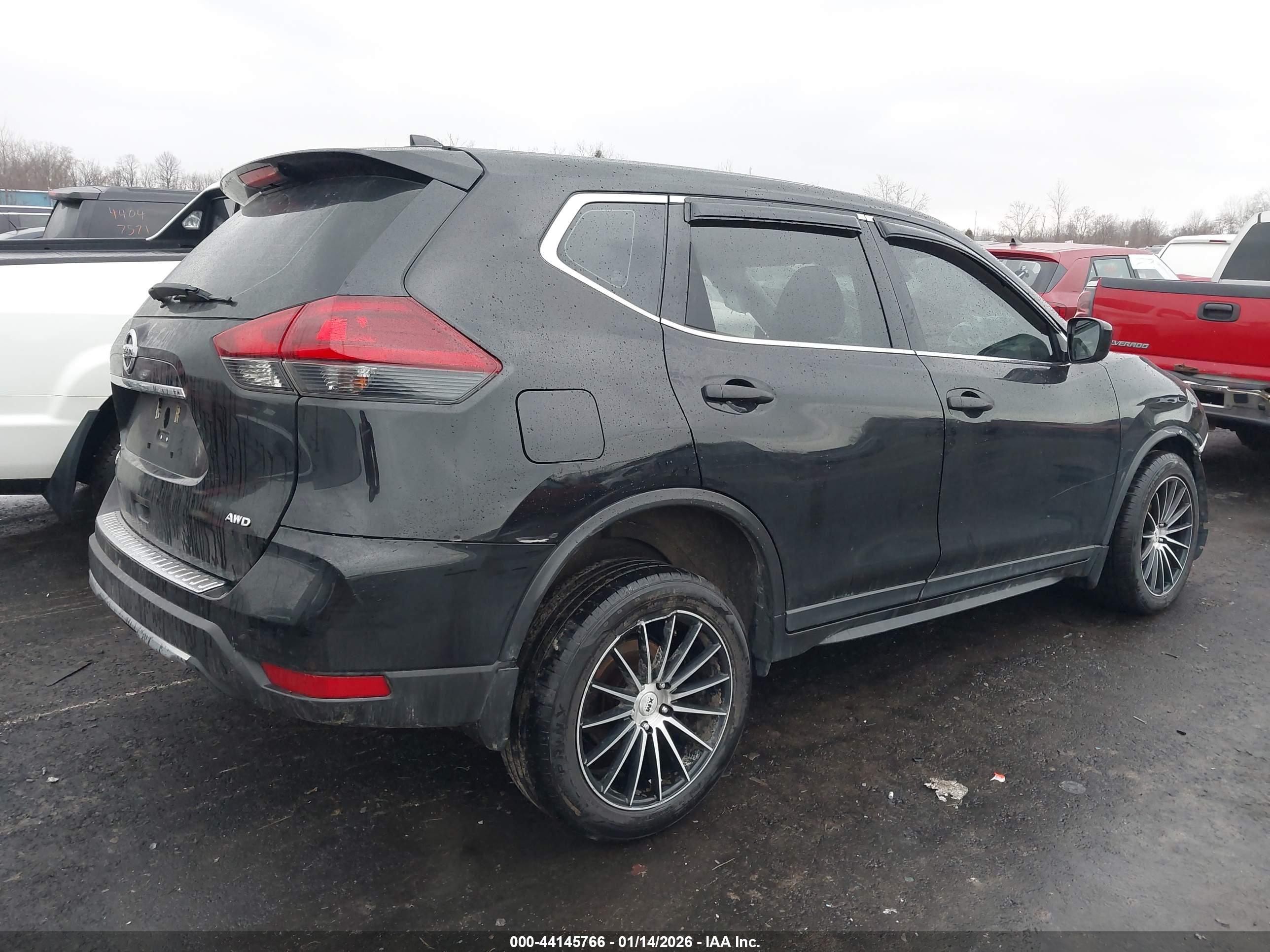 NISSAN ROGUE image 4