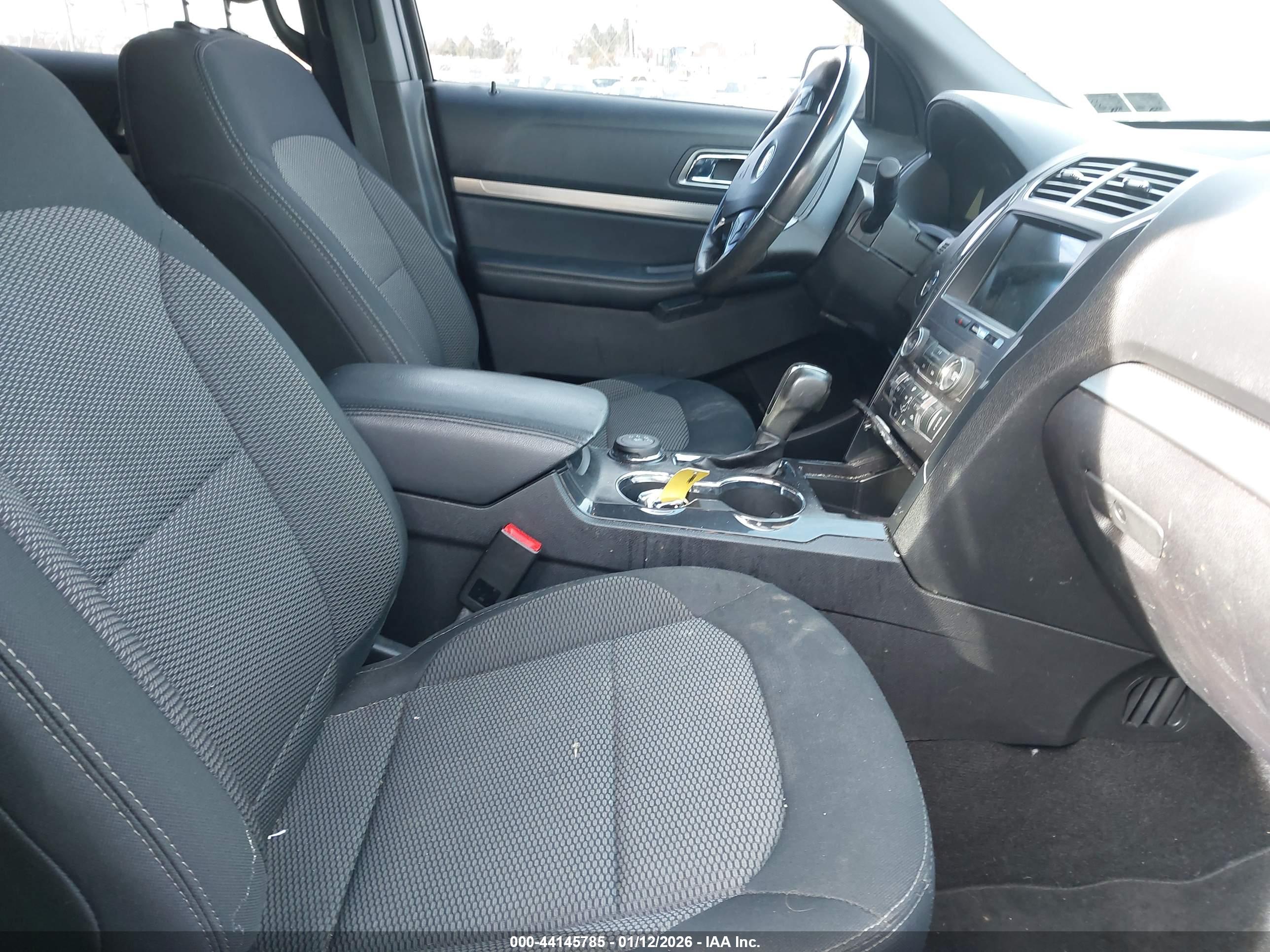 FORD EXPLORER image 5