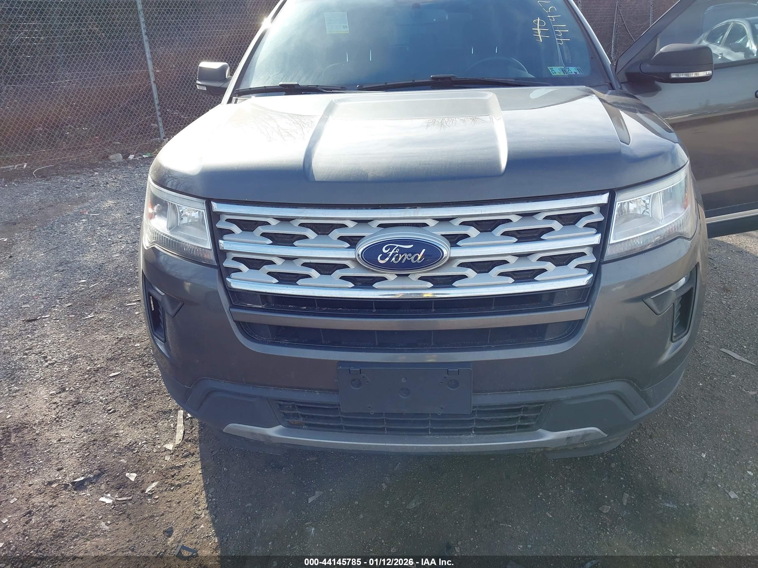 FORD EXPLORER image 6