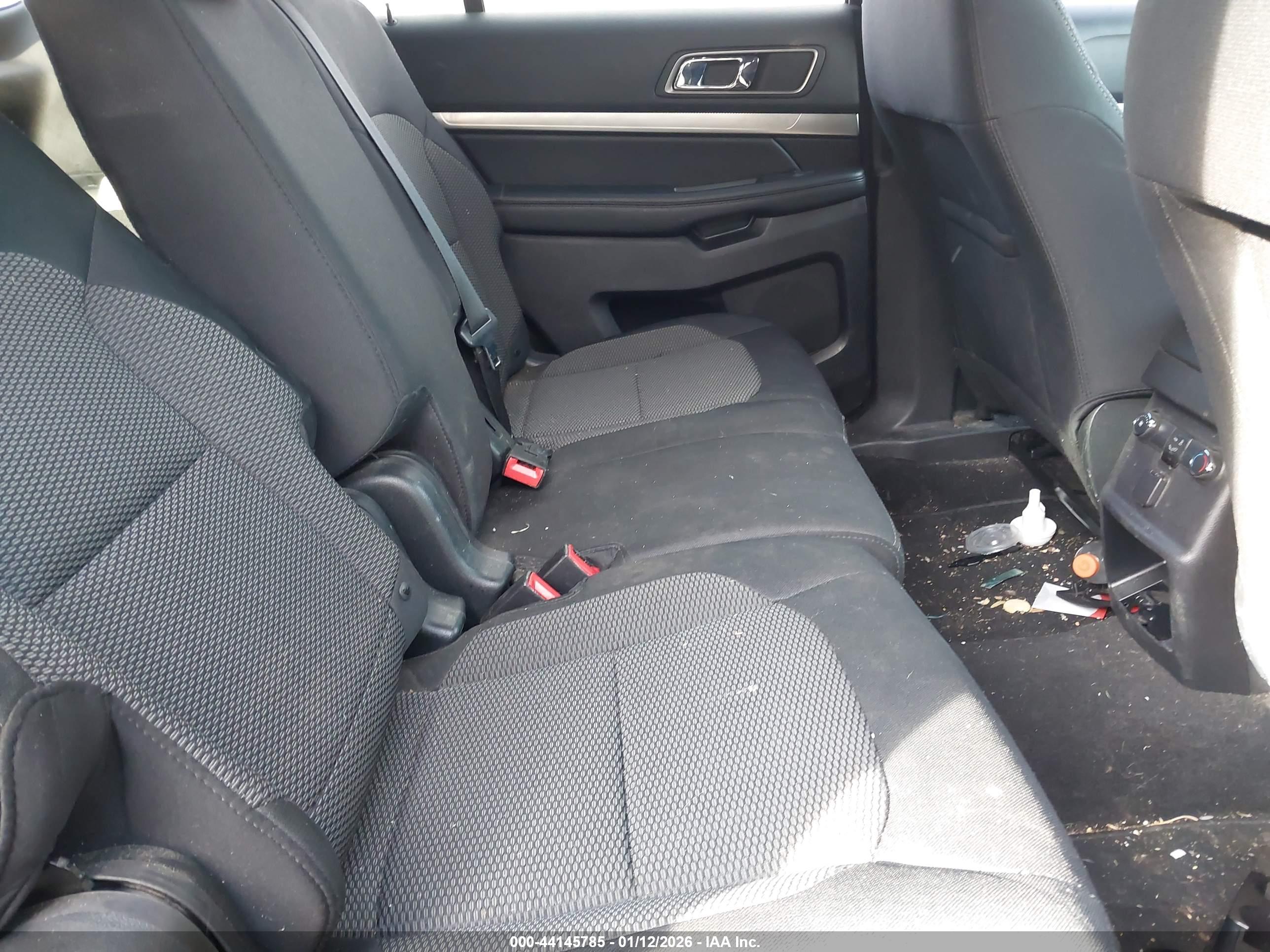FORD EXPLORER image 8