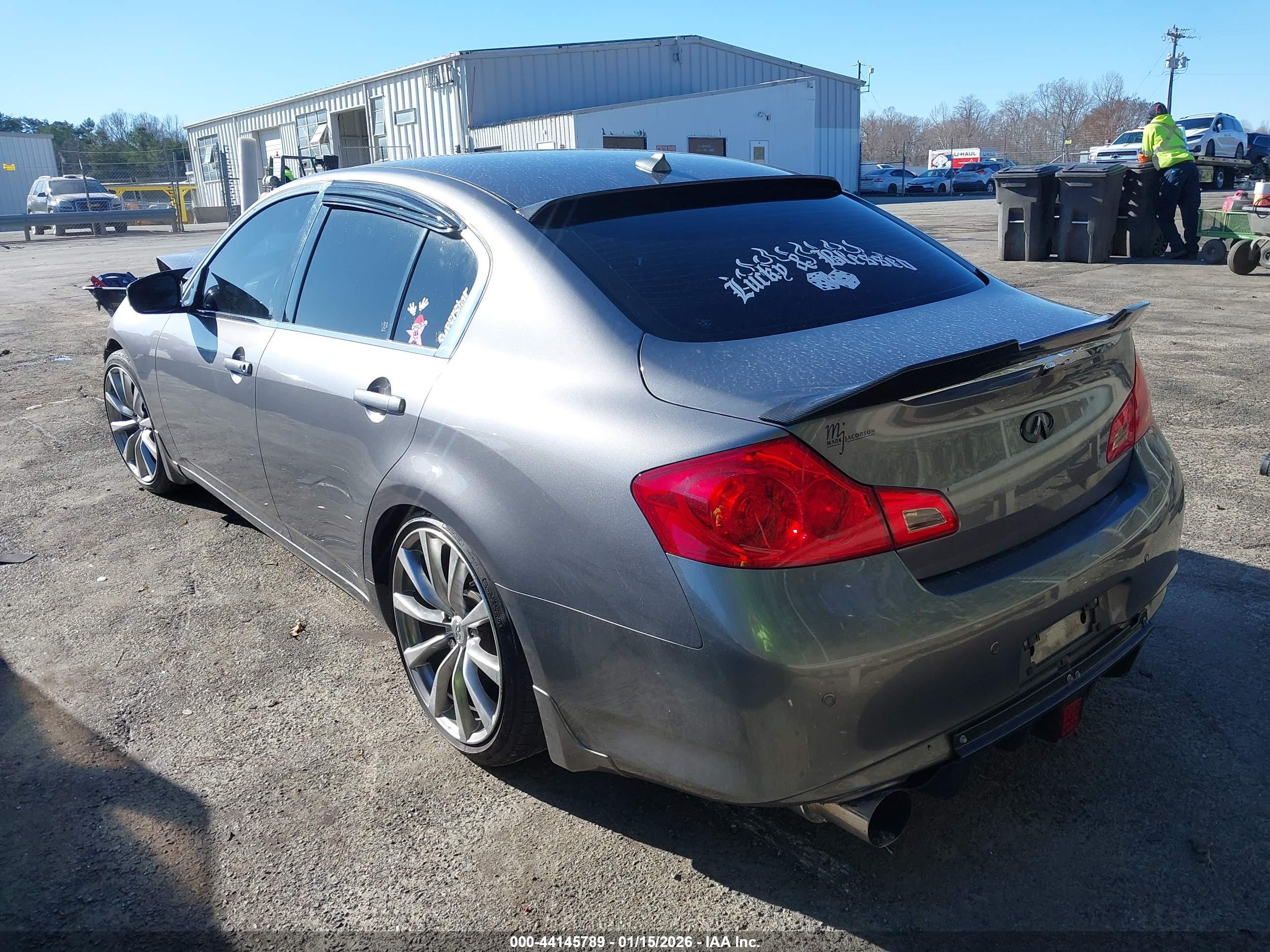 INFINITI G37 image 3