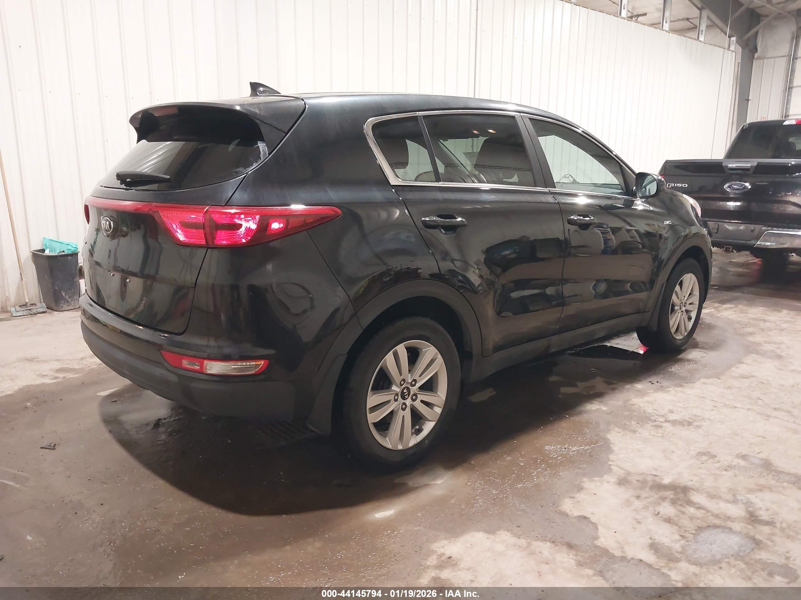 KIA SPORTAGE image 4