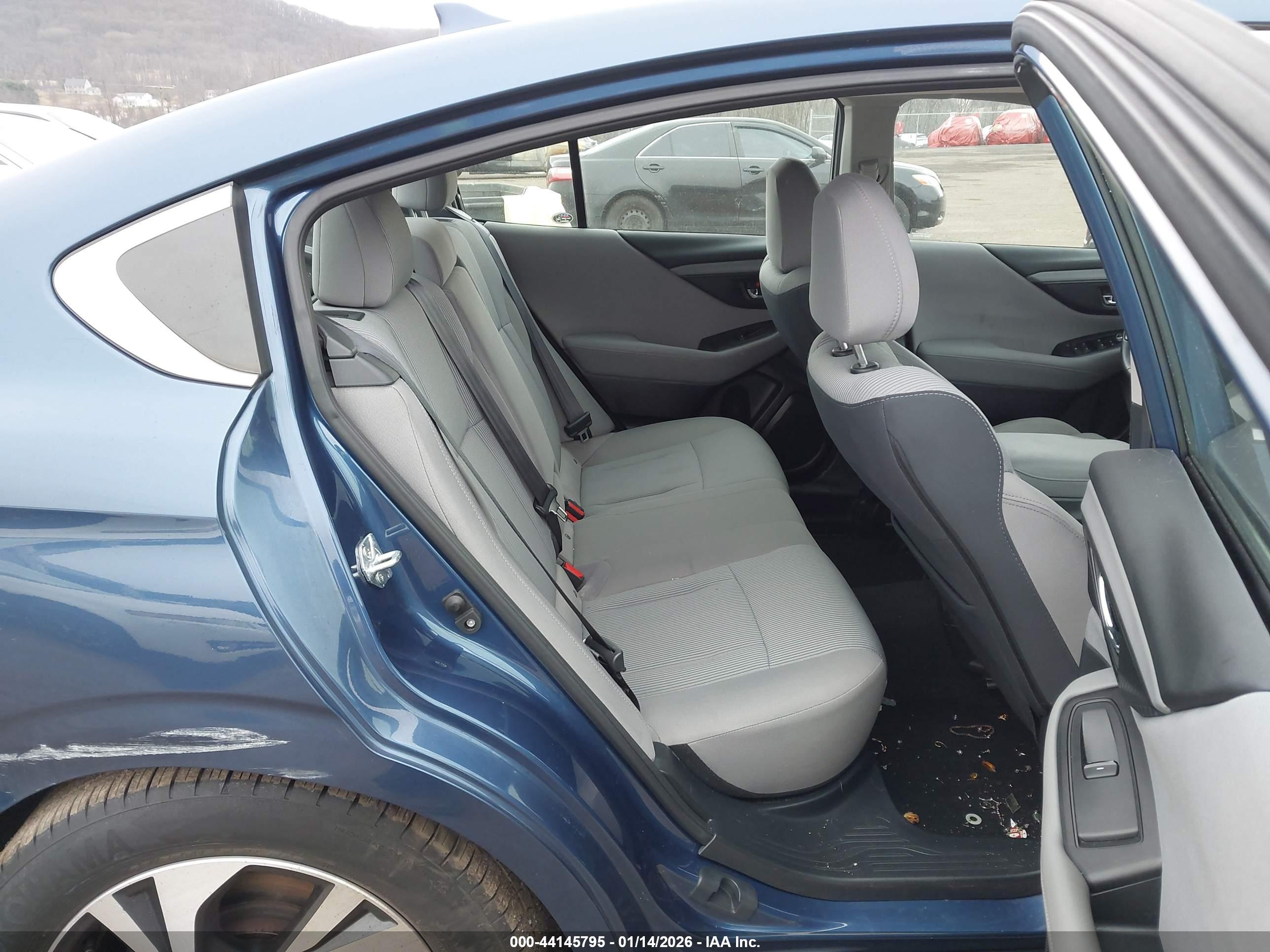 SUBARU LEGACY image 8