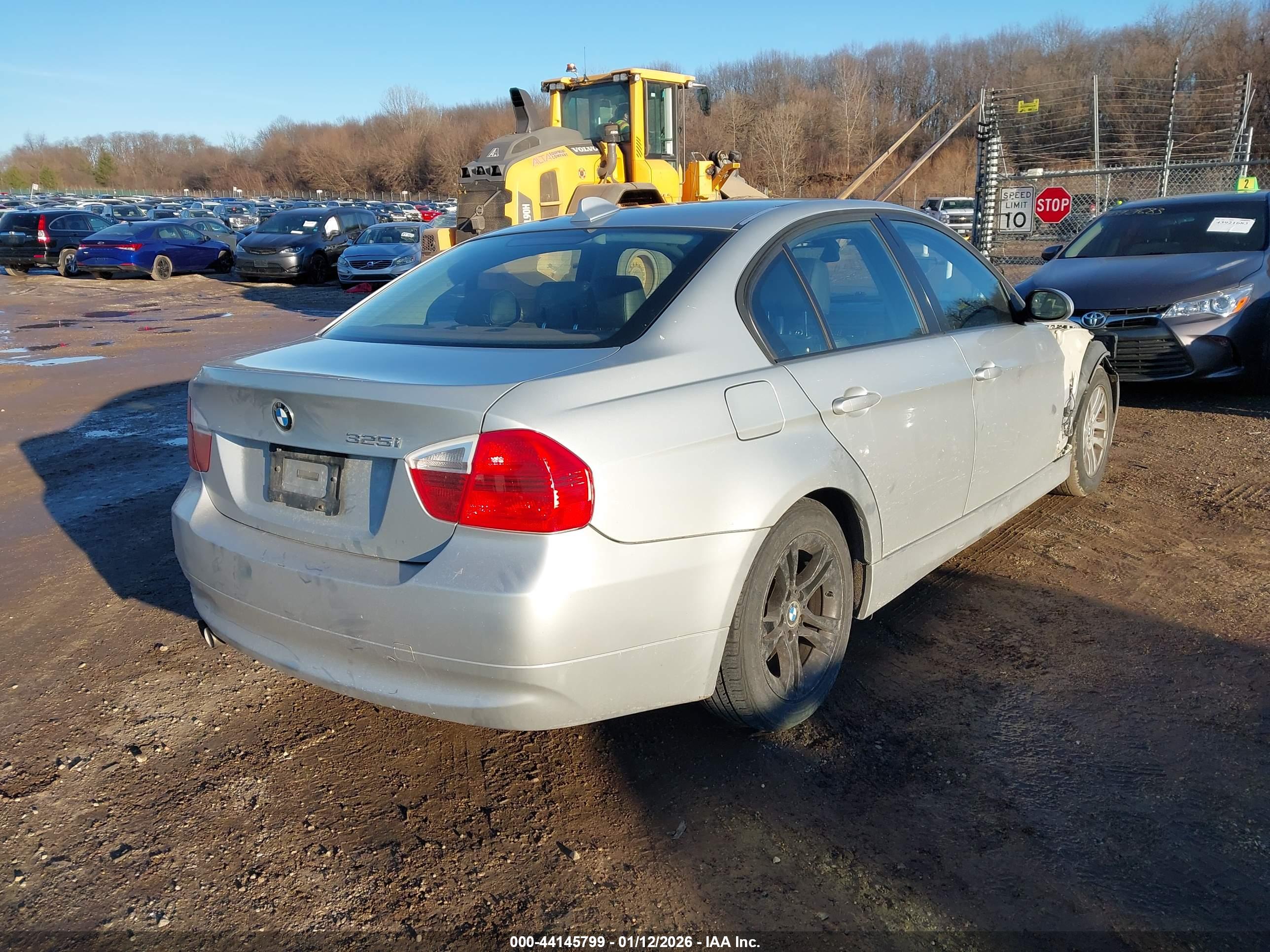 BMW 325I image 4
