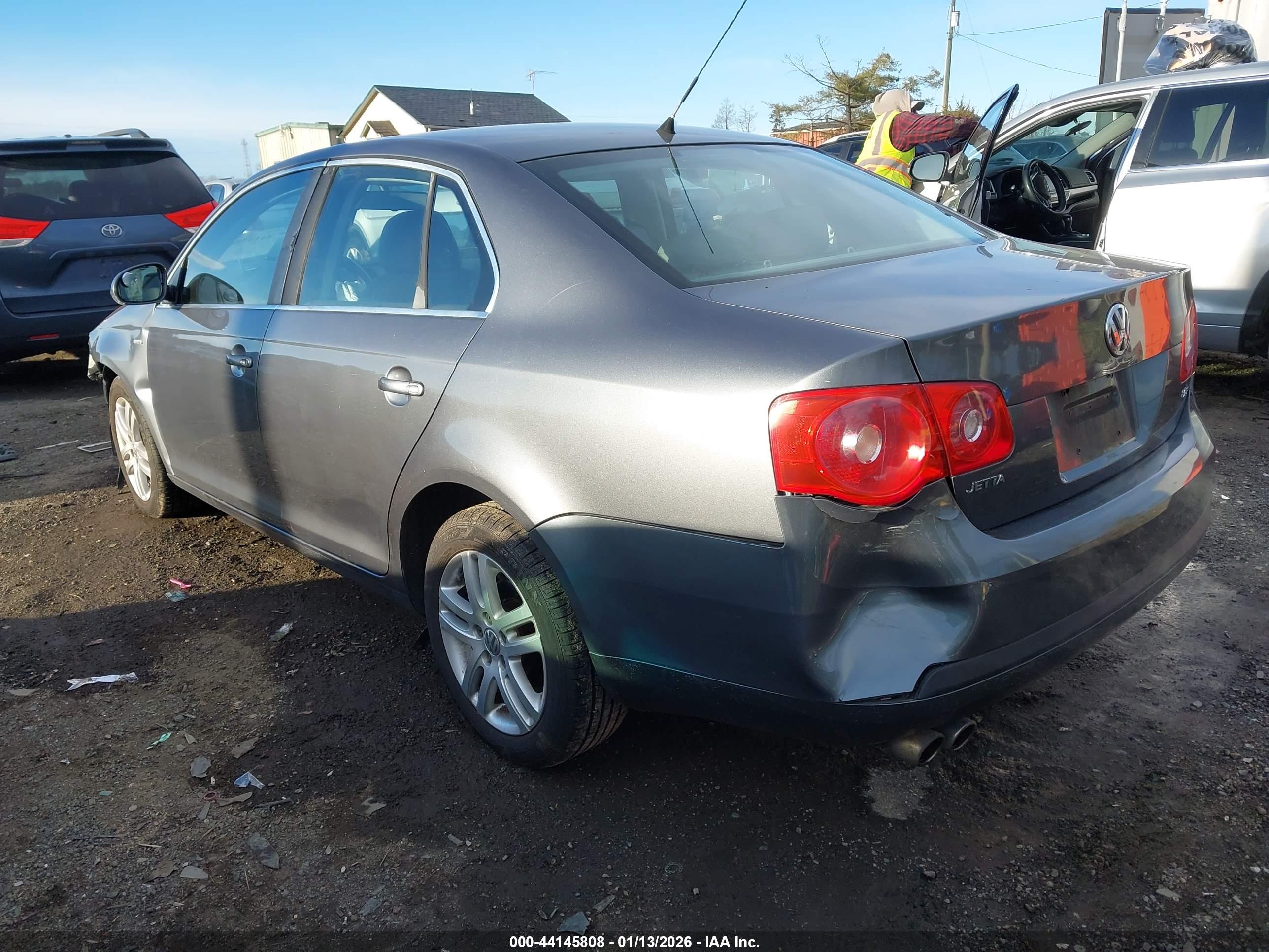 VOLKSWAGEN JETTA image 3
