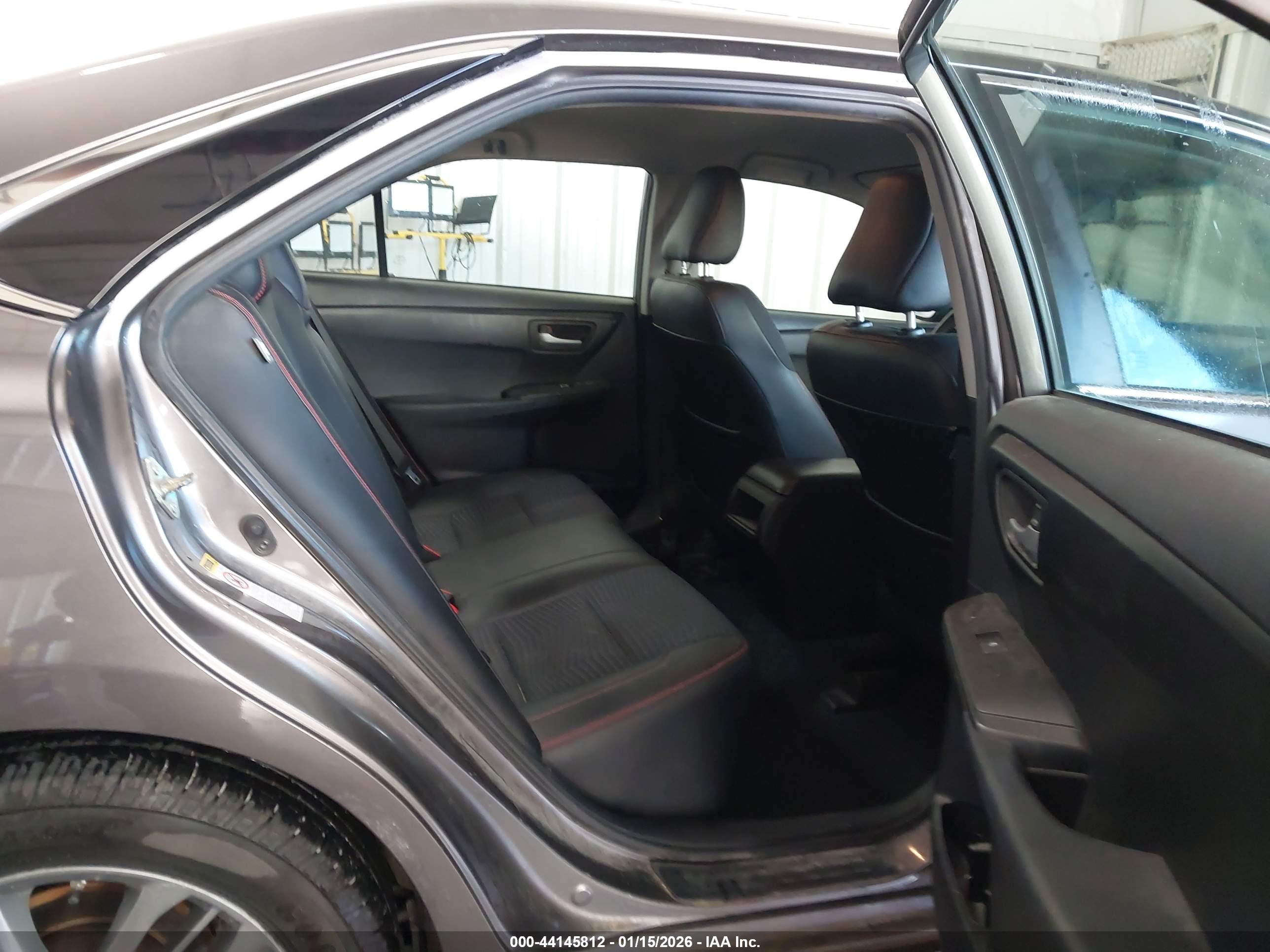TOYOTA CAMRY image 8
