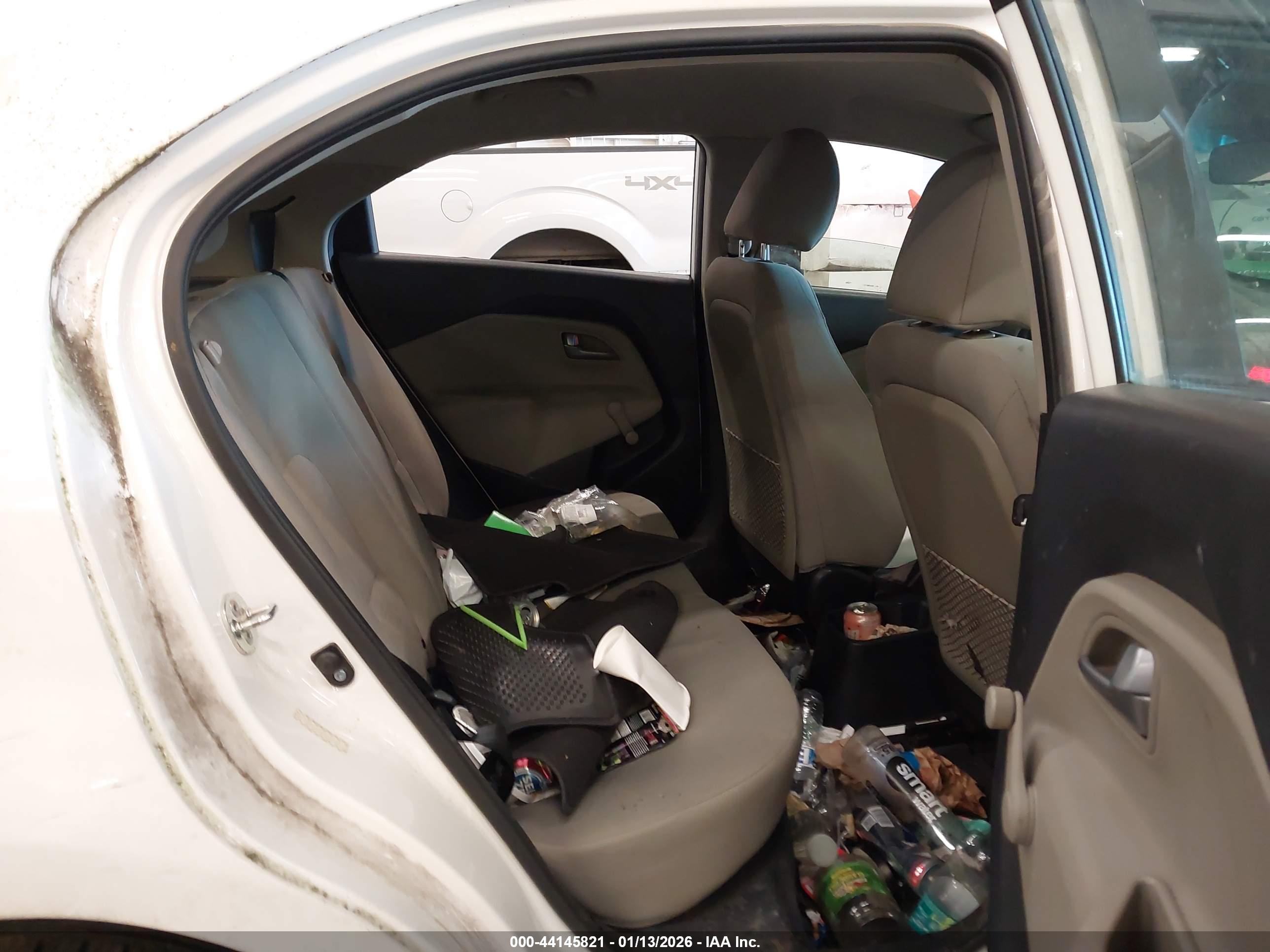 KIA RIO image 8