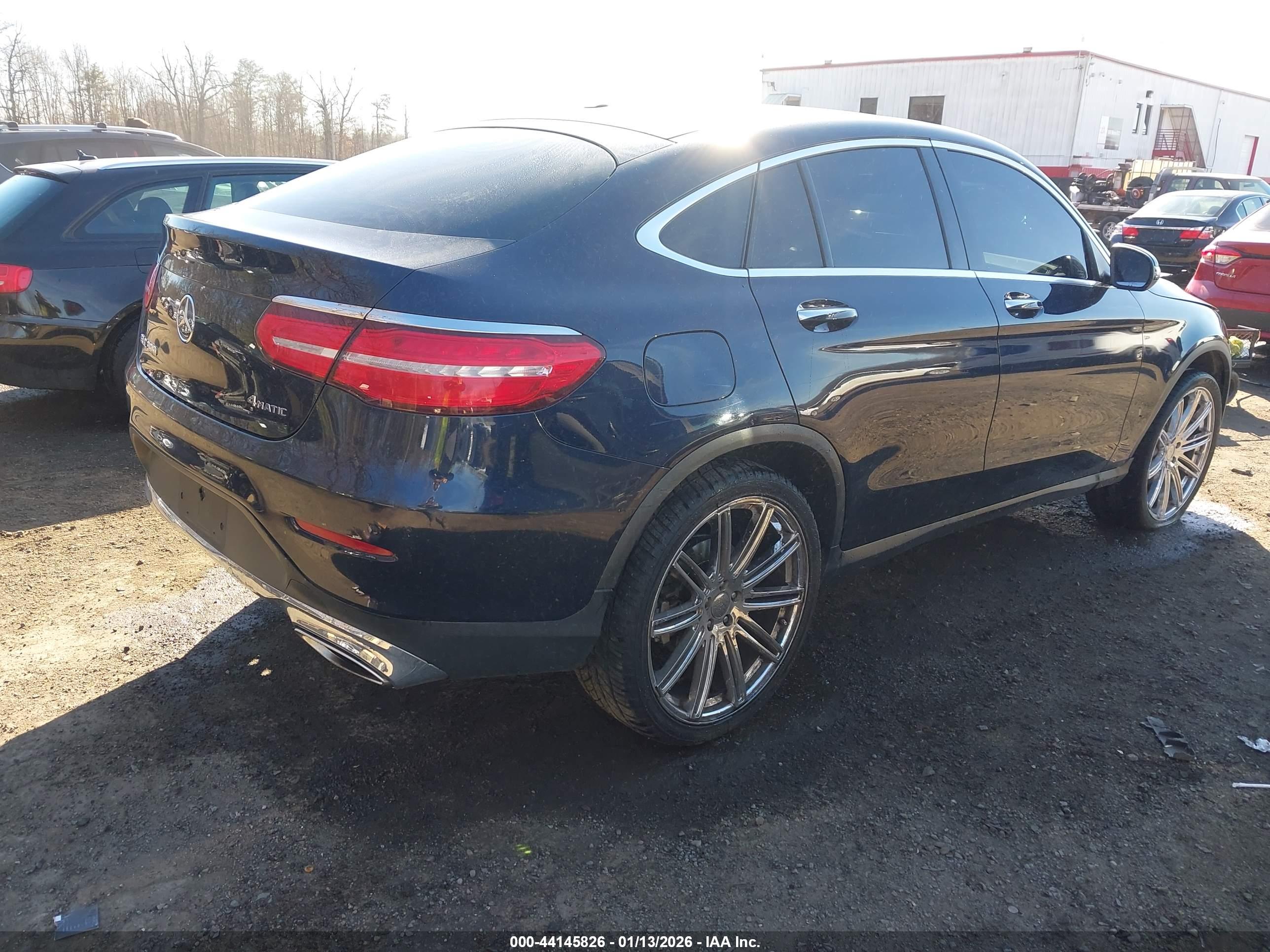 MERCEDES-BENZ GLC image 4