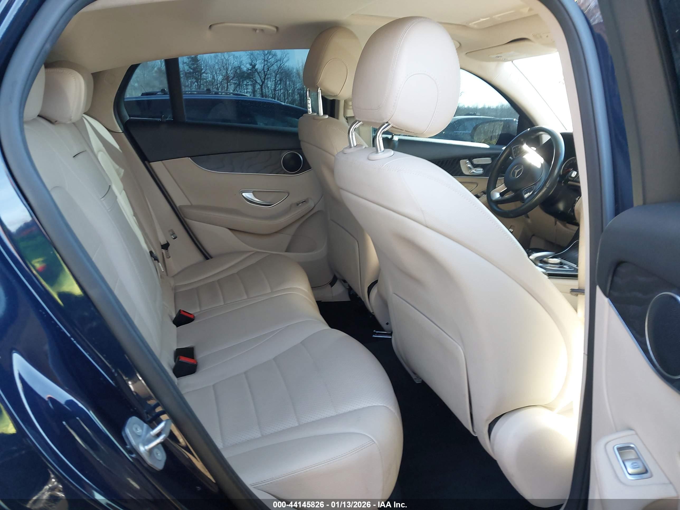 MERCEDES-BENZ GLC image 8