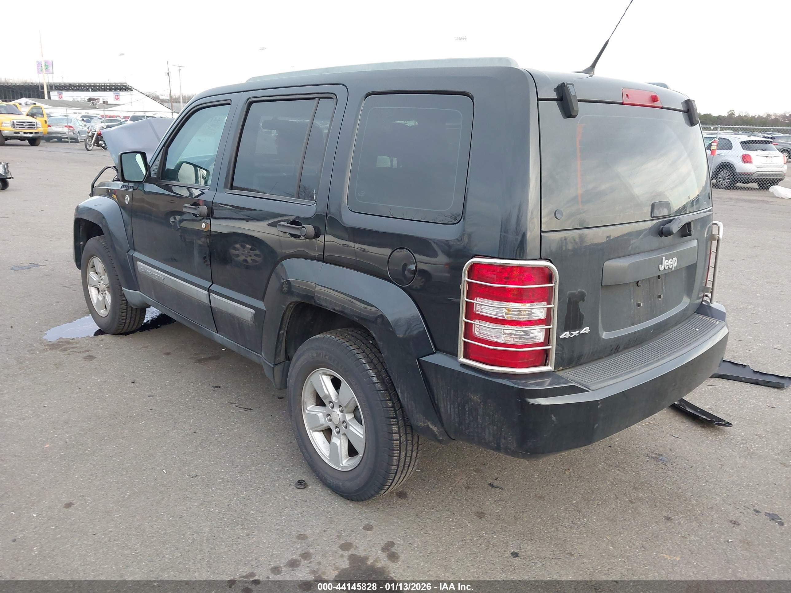 JEEP LIBERTY image 3