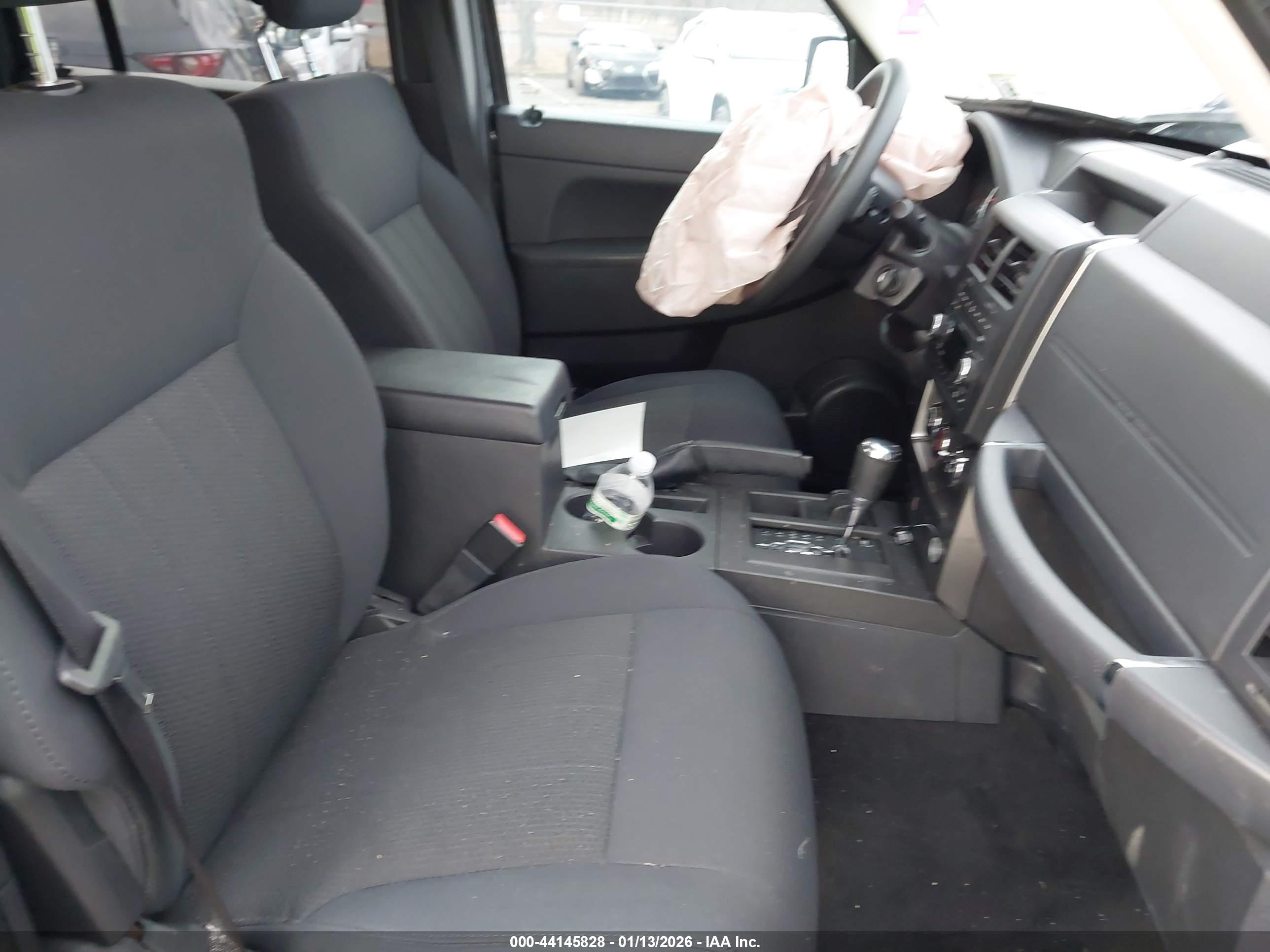 JEEP LIBERTY image 5