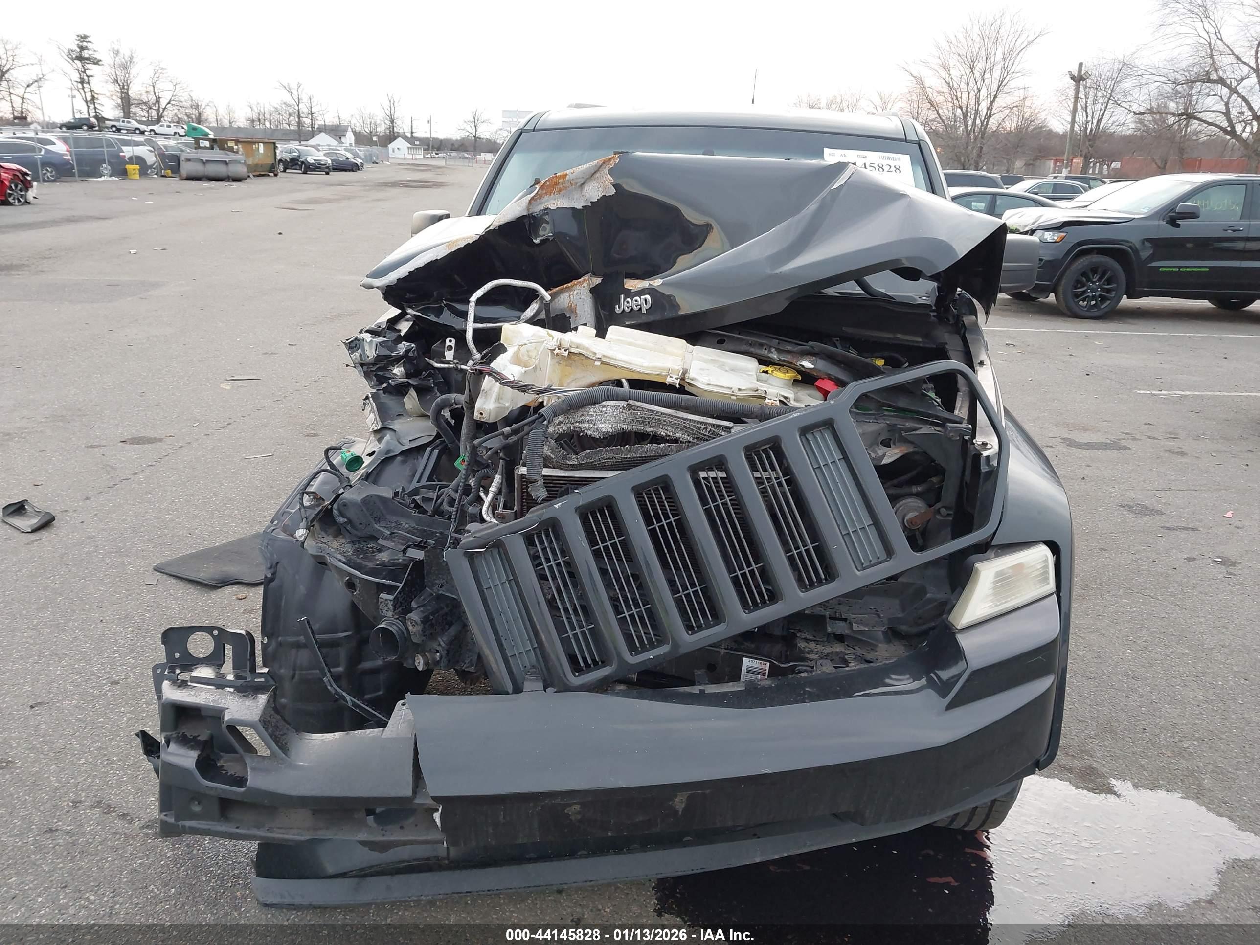 JEEP LIBERTY image 6