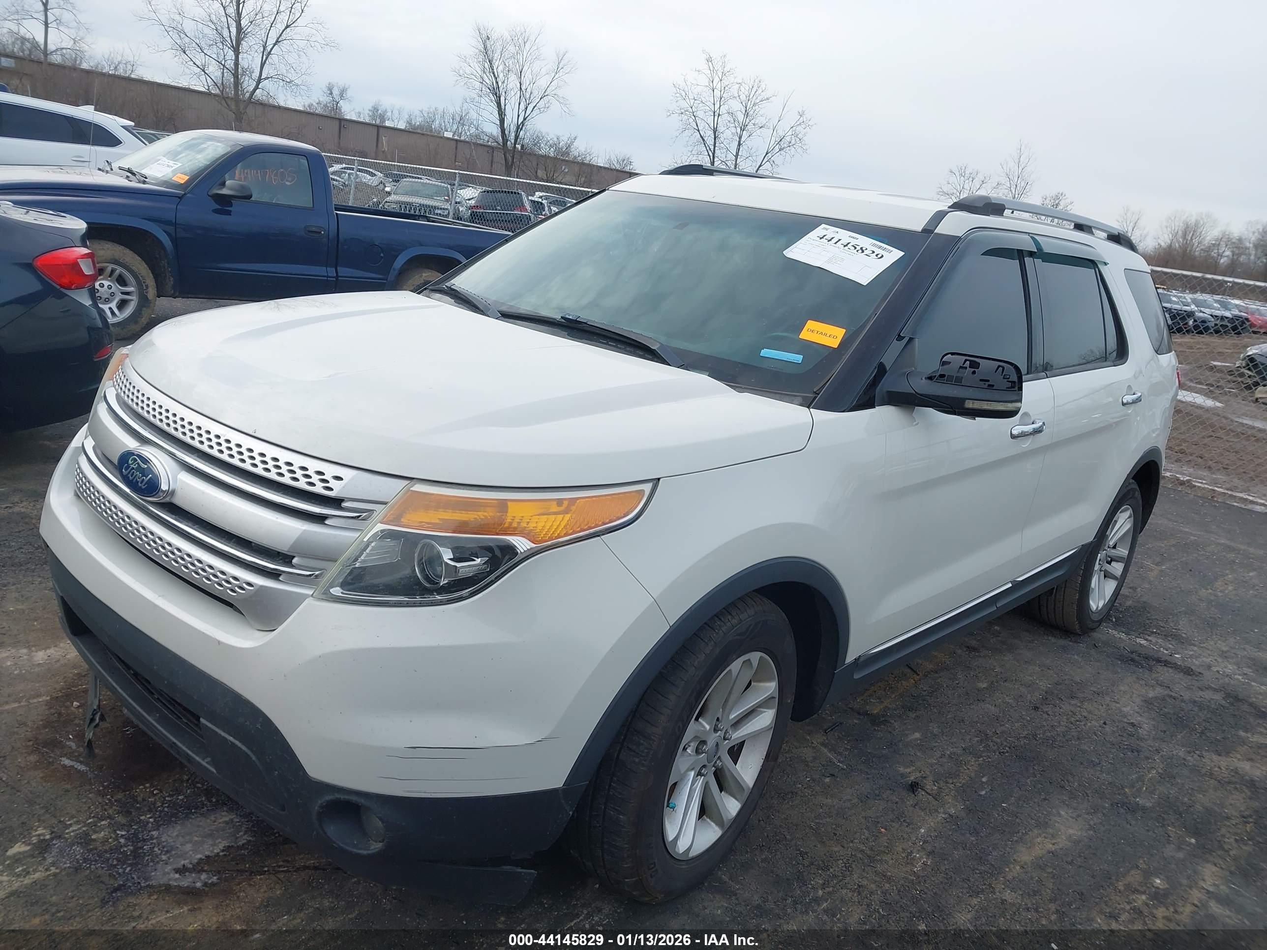 FORD EXPLORER image 2