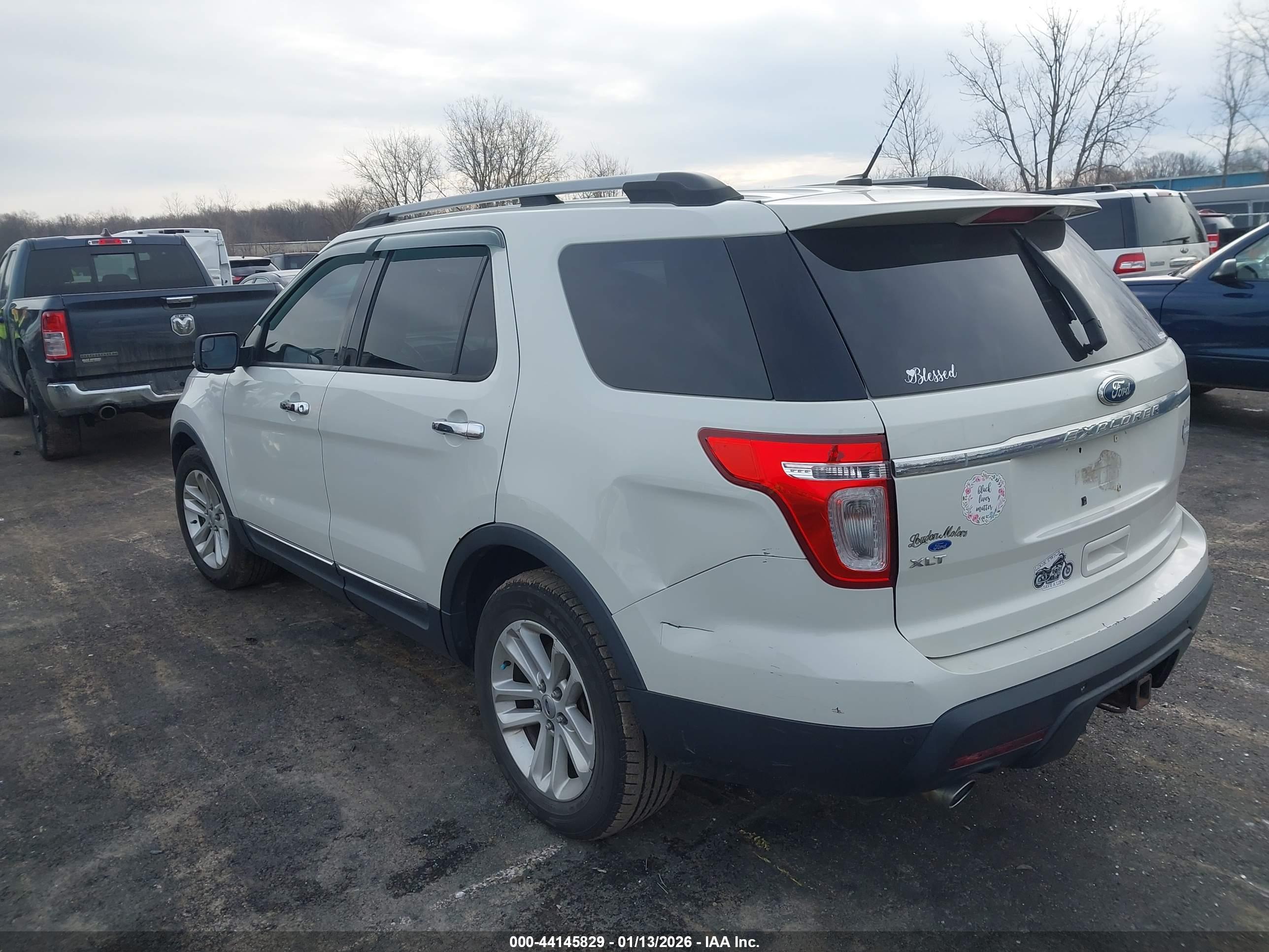 FORD EXPLORER image 3