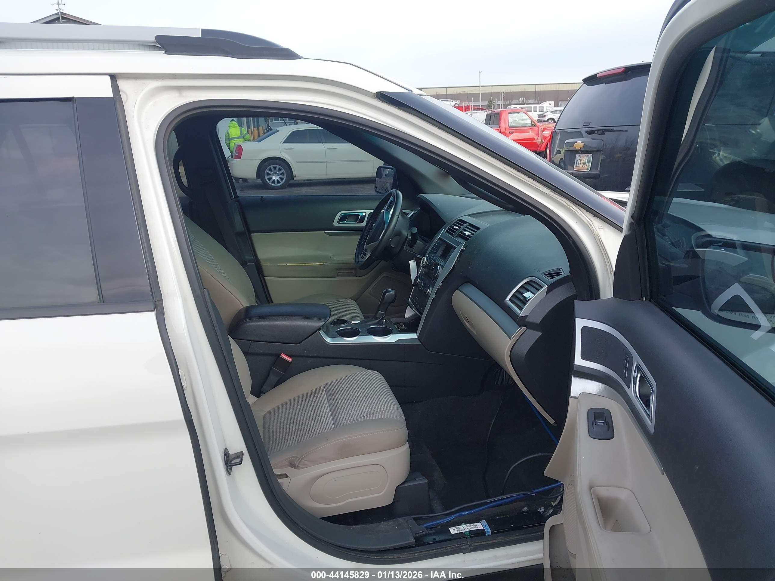FORD EXPLORER image 5