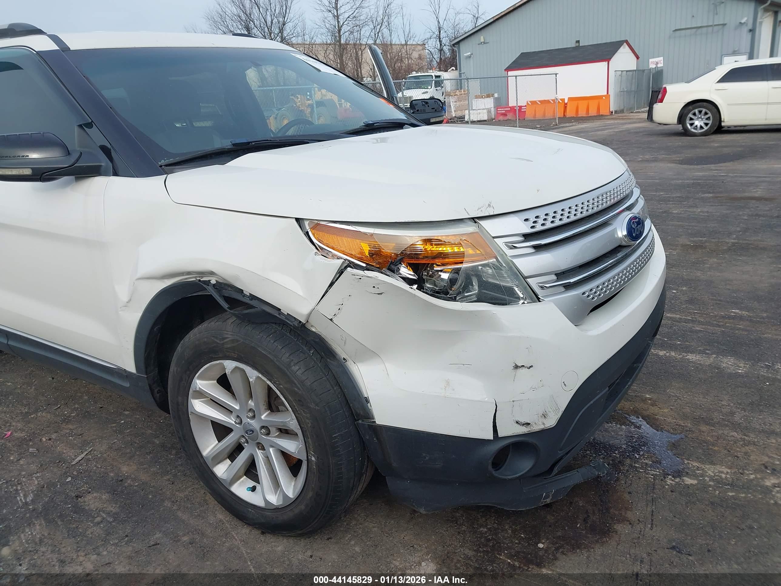 FORD EXPLORER image 6