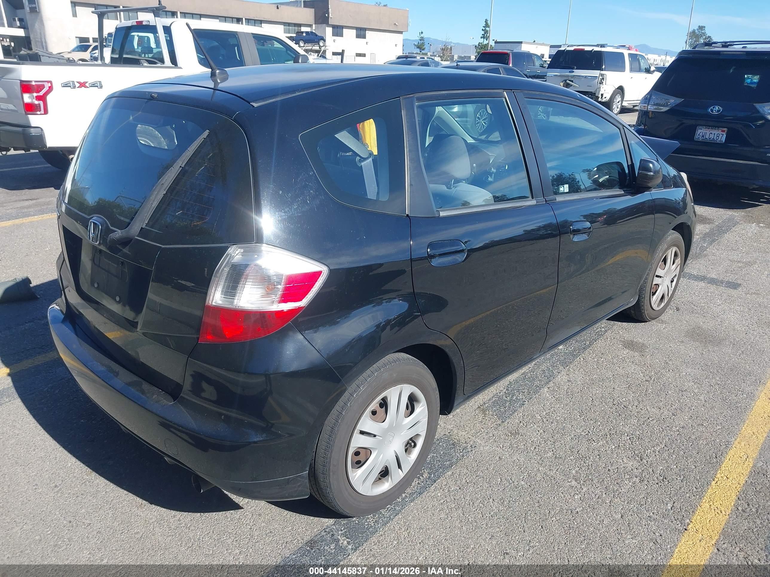 HONDA FIT image 4