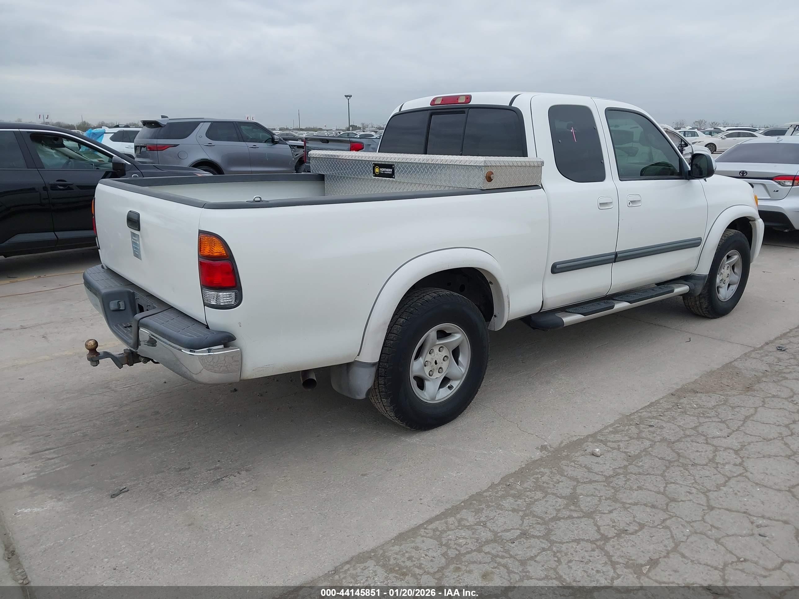 TOYOTA TUNDRA image 4