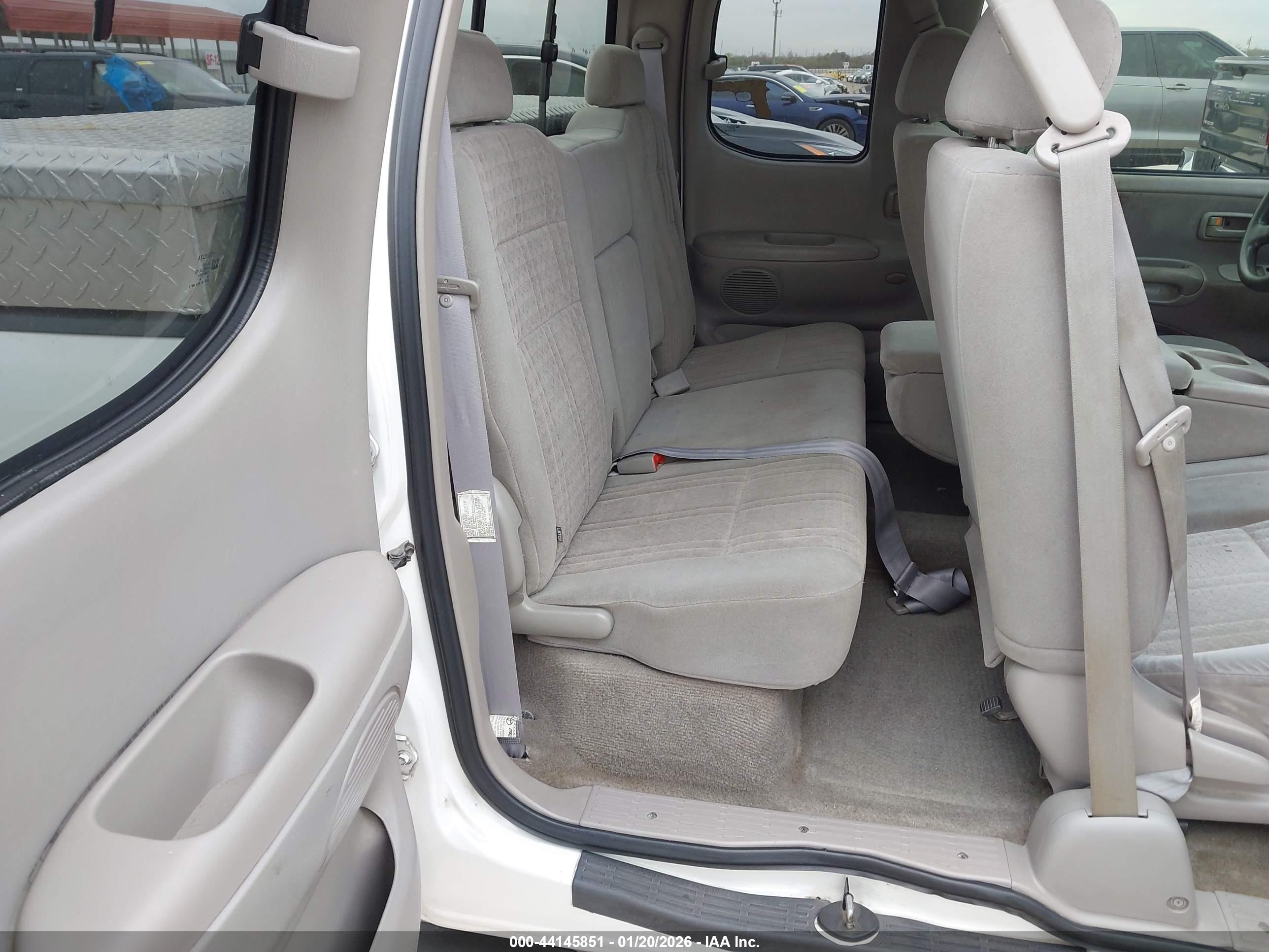 TOYOTA TUNDRA image 8