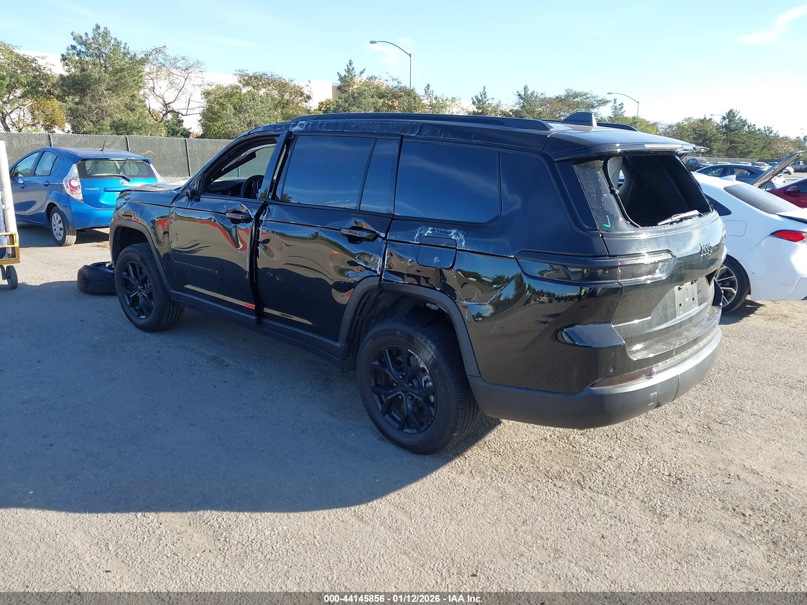JEEP GRAND image 3