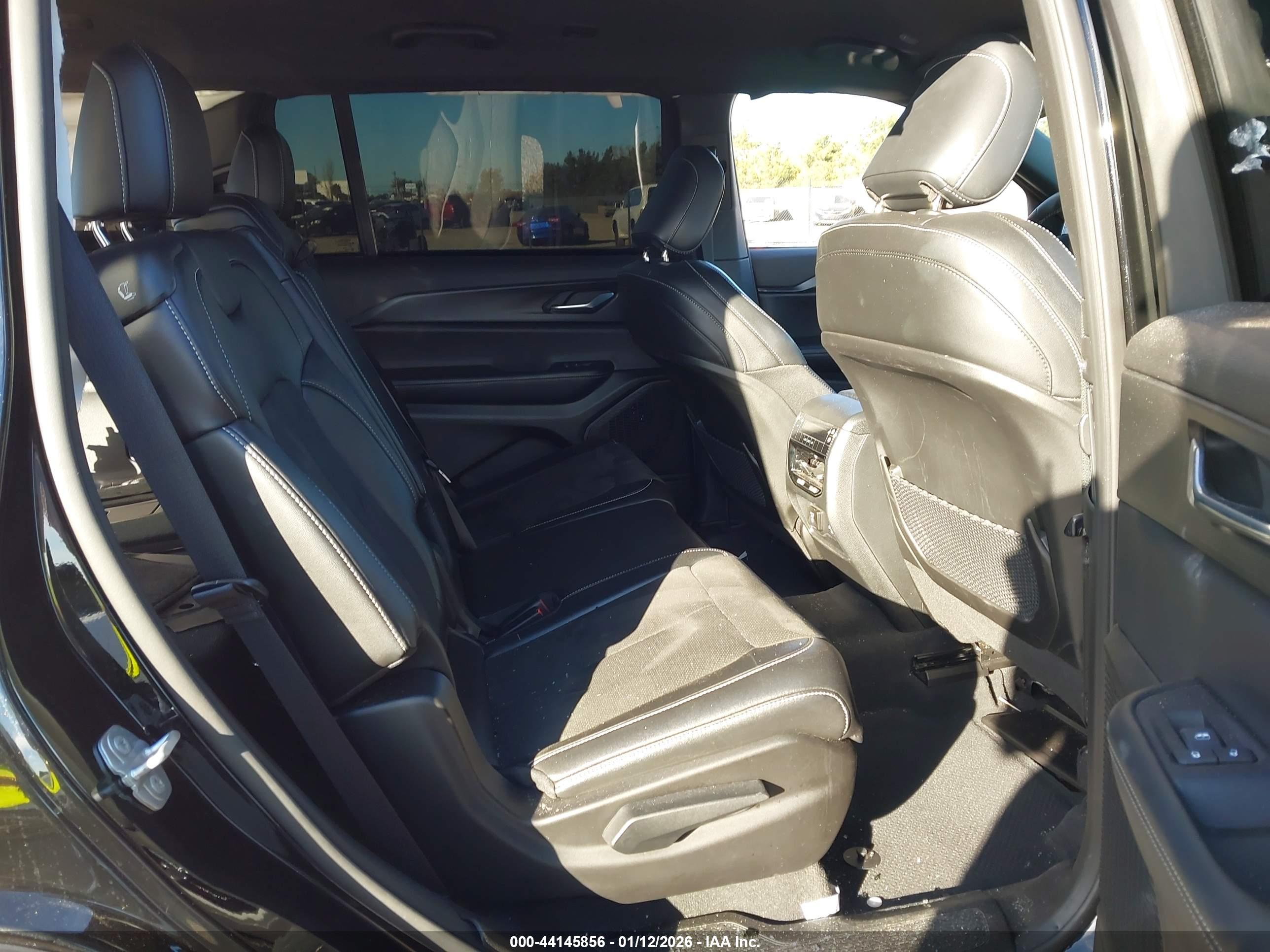 JEEP GRAND image 8