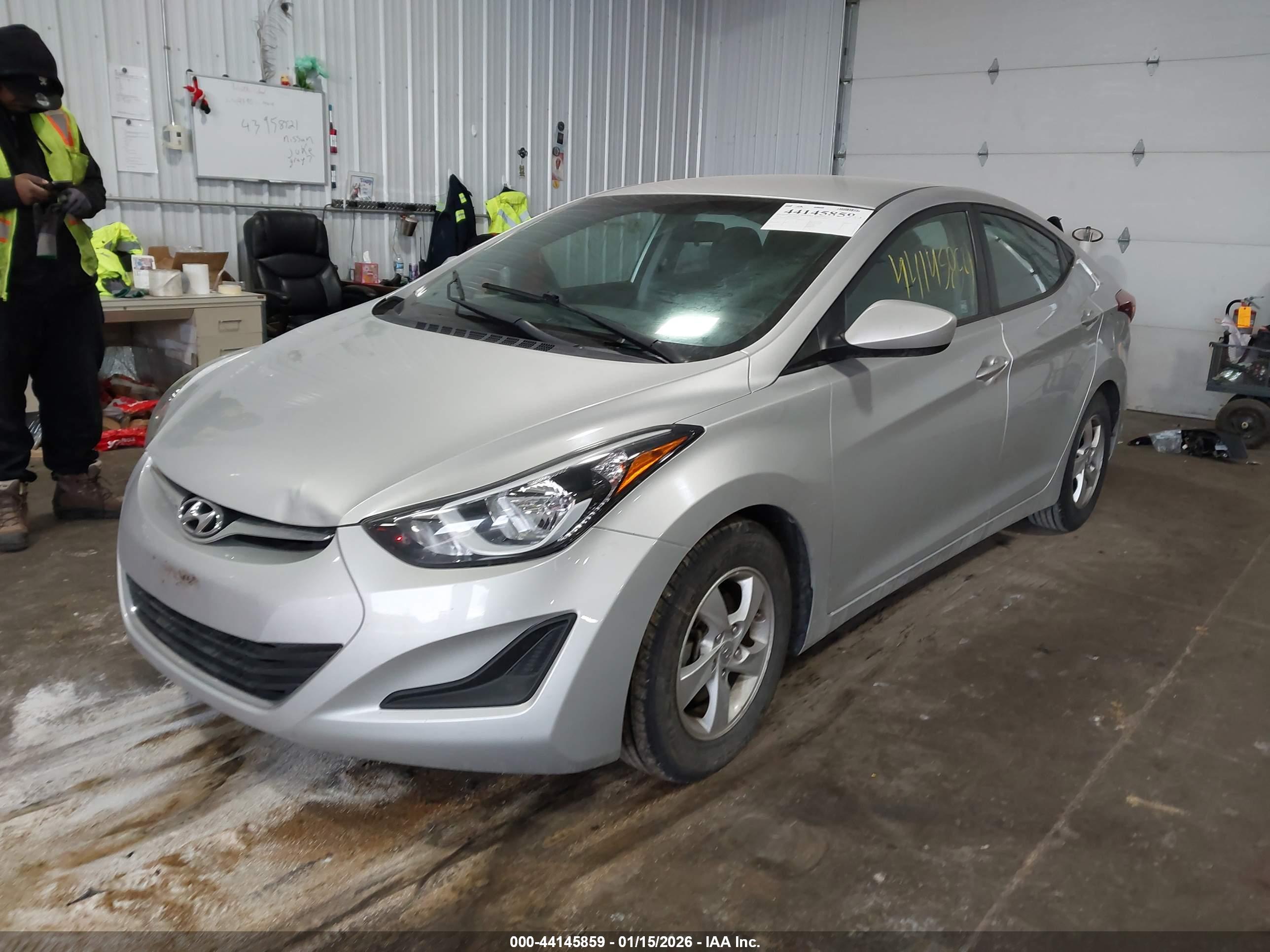 HYUNDAI ELANTRA image 2